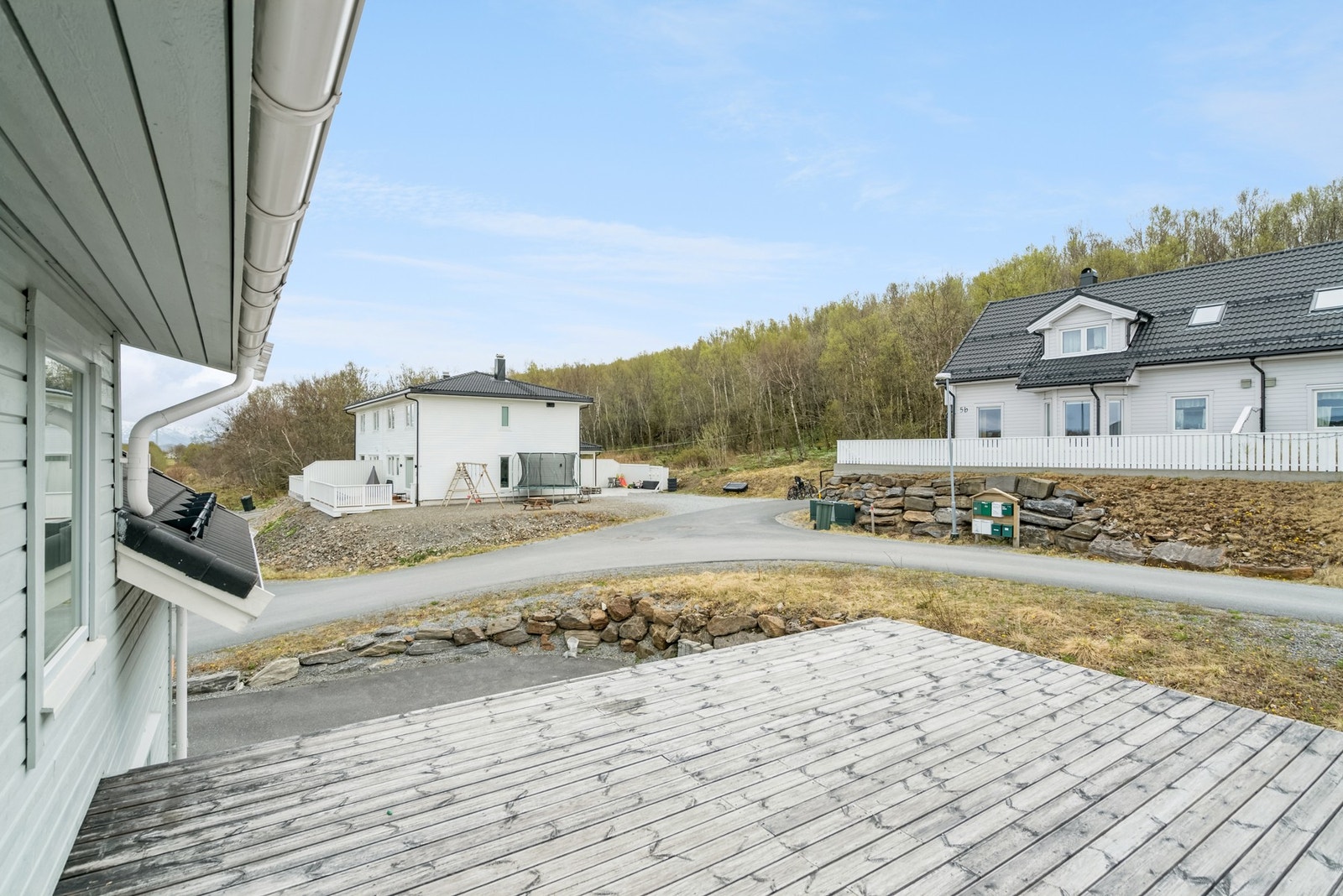 To av soverommene har adkomst til balkong Galleribilde