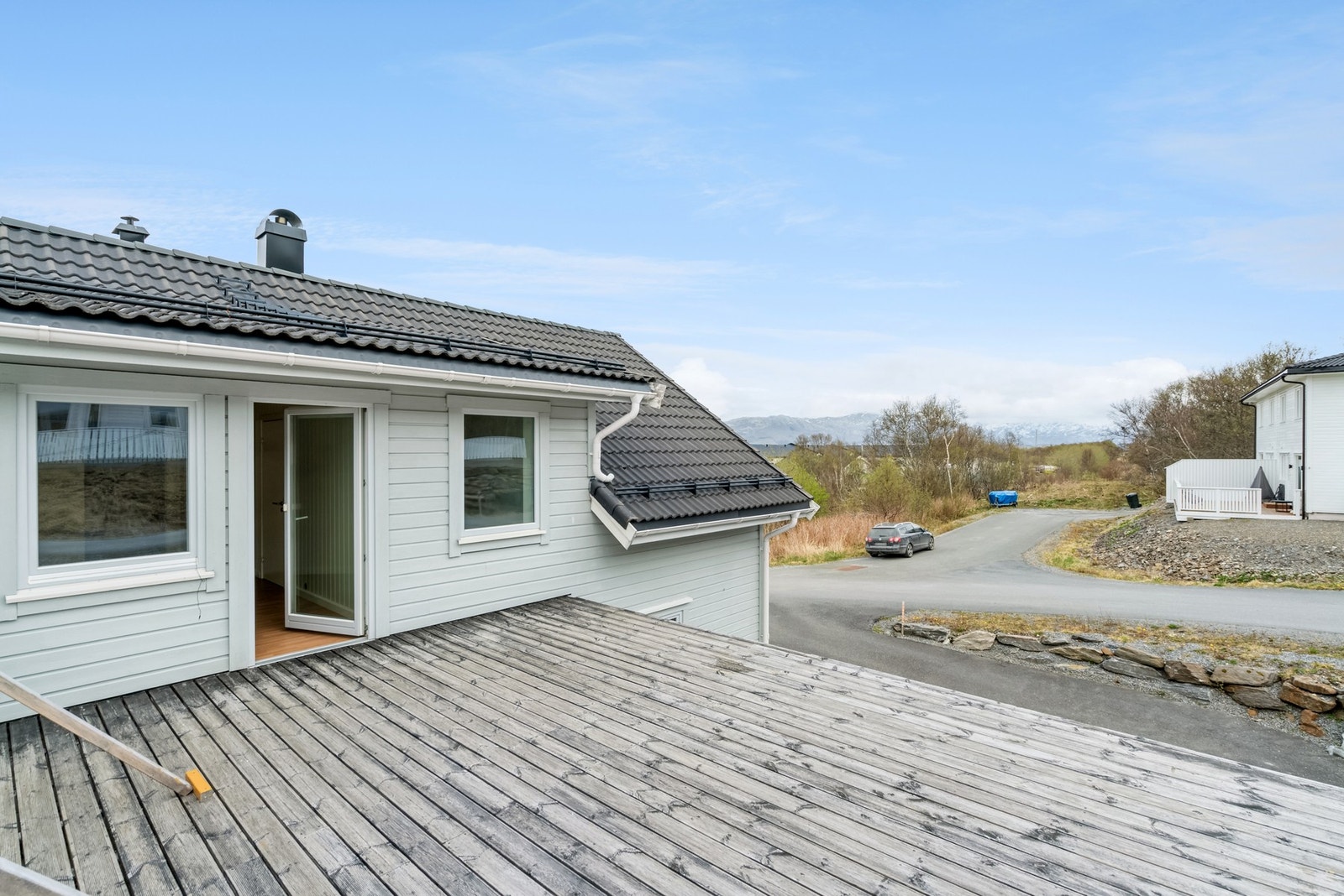 Denne balkongen i 2. etasje er ca. 32 m² Galleribilde