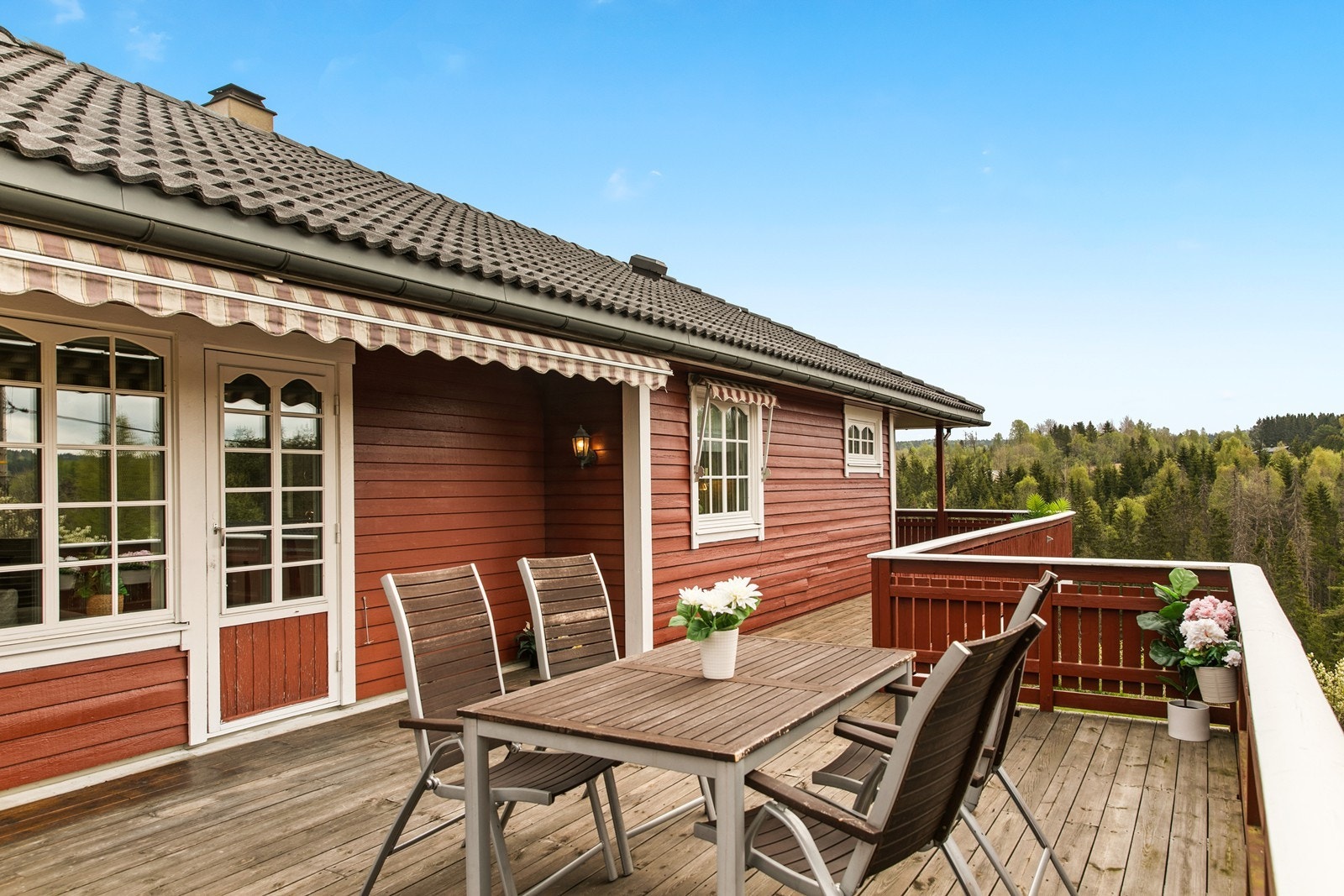 Hjørnetomt med utsikt. Galleribilde