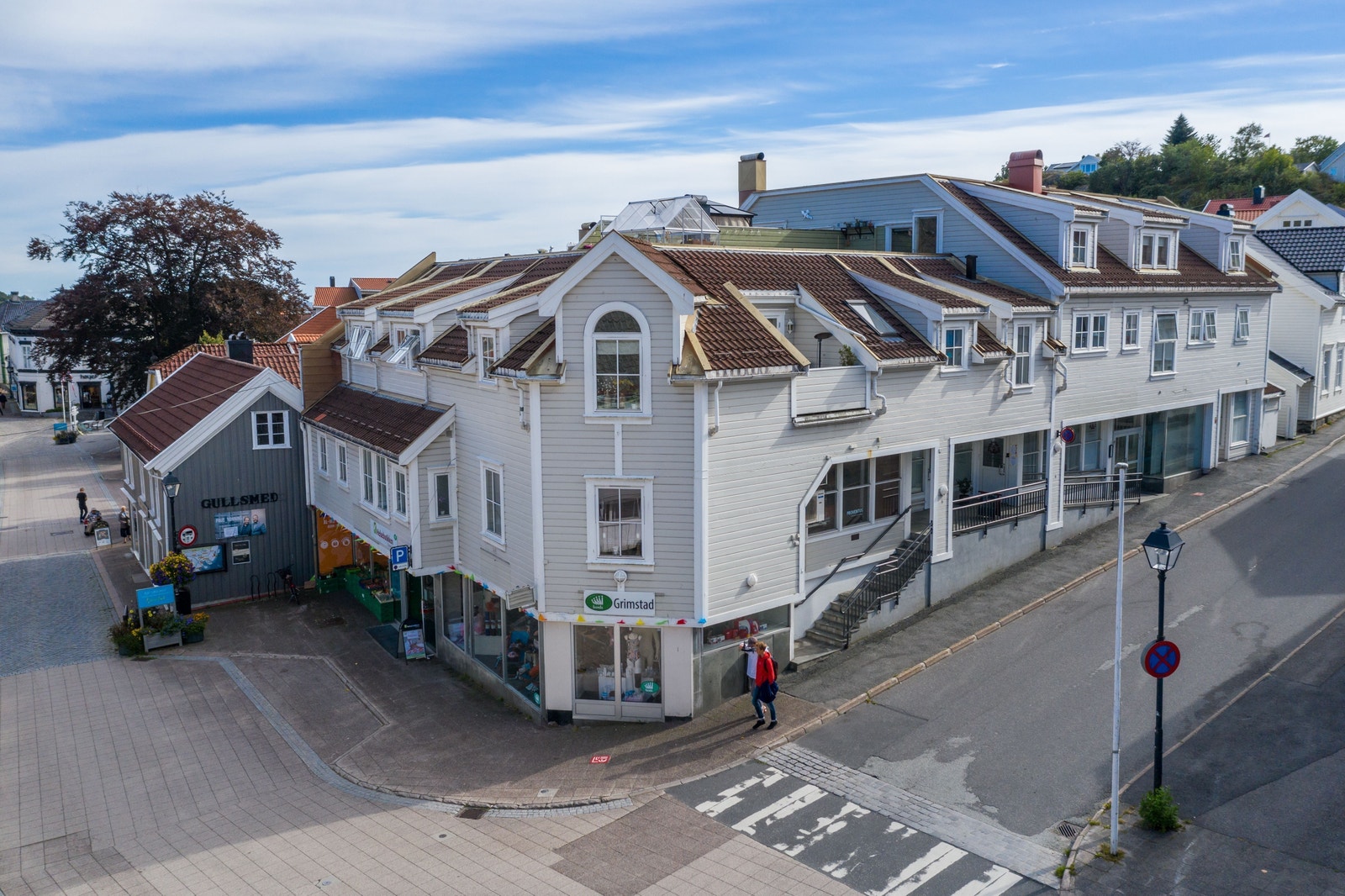 Ligger sentralt plassert i krysset Storgaten/Nygaten Galleribilde