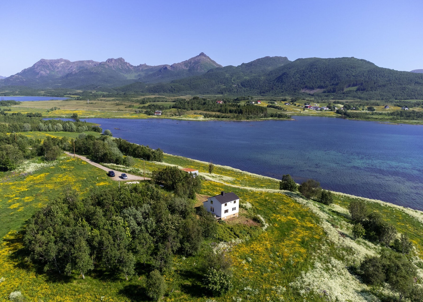 Det er en landlig beliggenhet med spredt bebyggelse Galleribilde