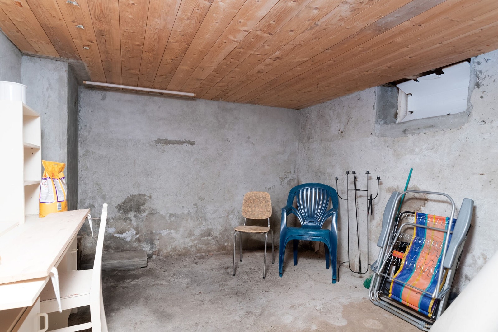 Uinnredet kjellerrom Galleribilde