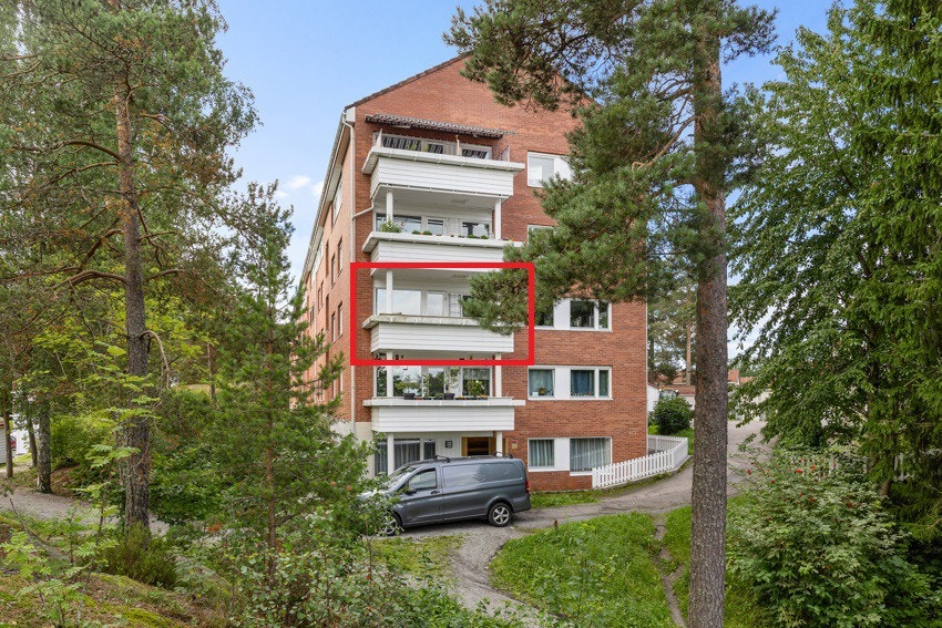 Leiligheten ligger i praksis i 3.etg, men 2.etg fra inngangsparti. Galleribilde