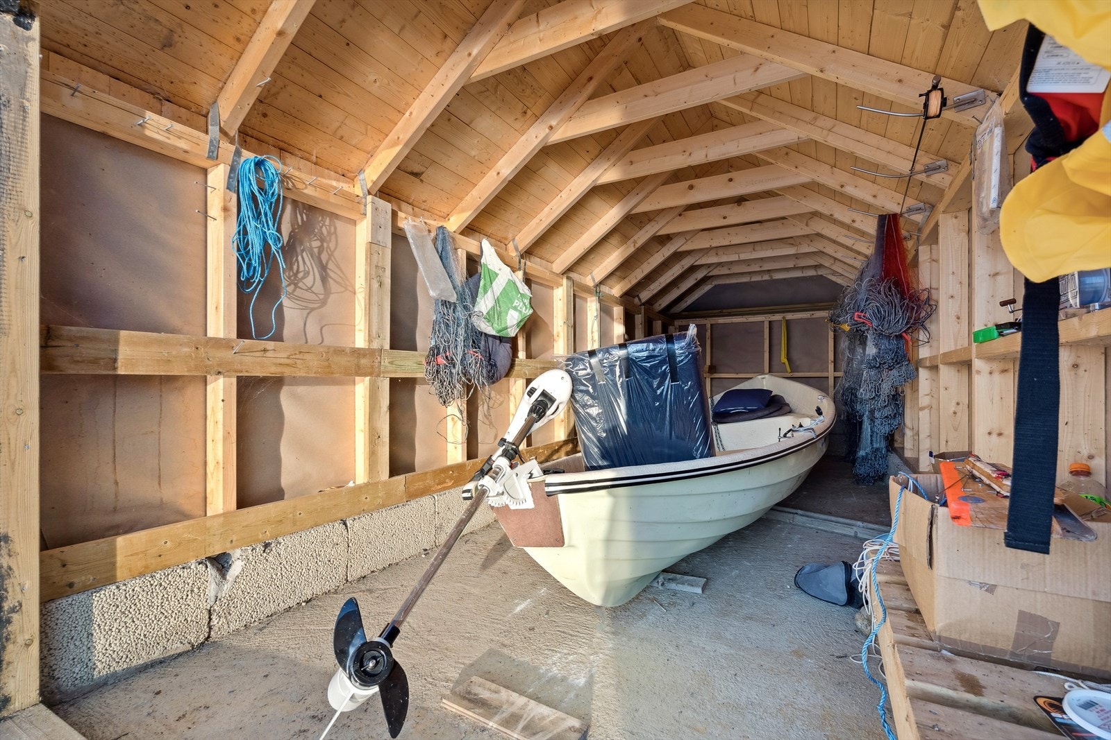 Båten medfølger handelen. Galleribilde