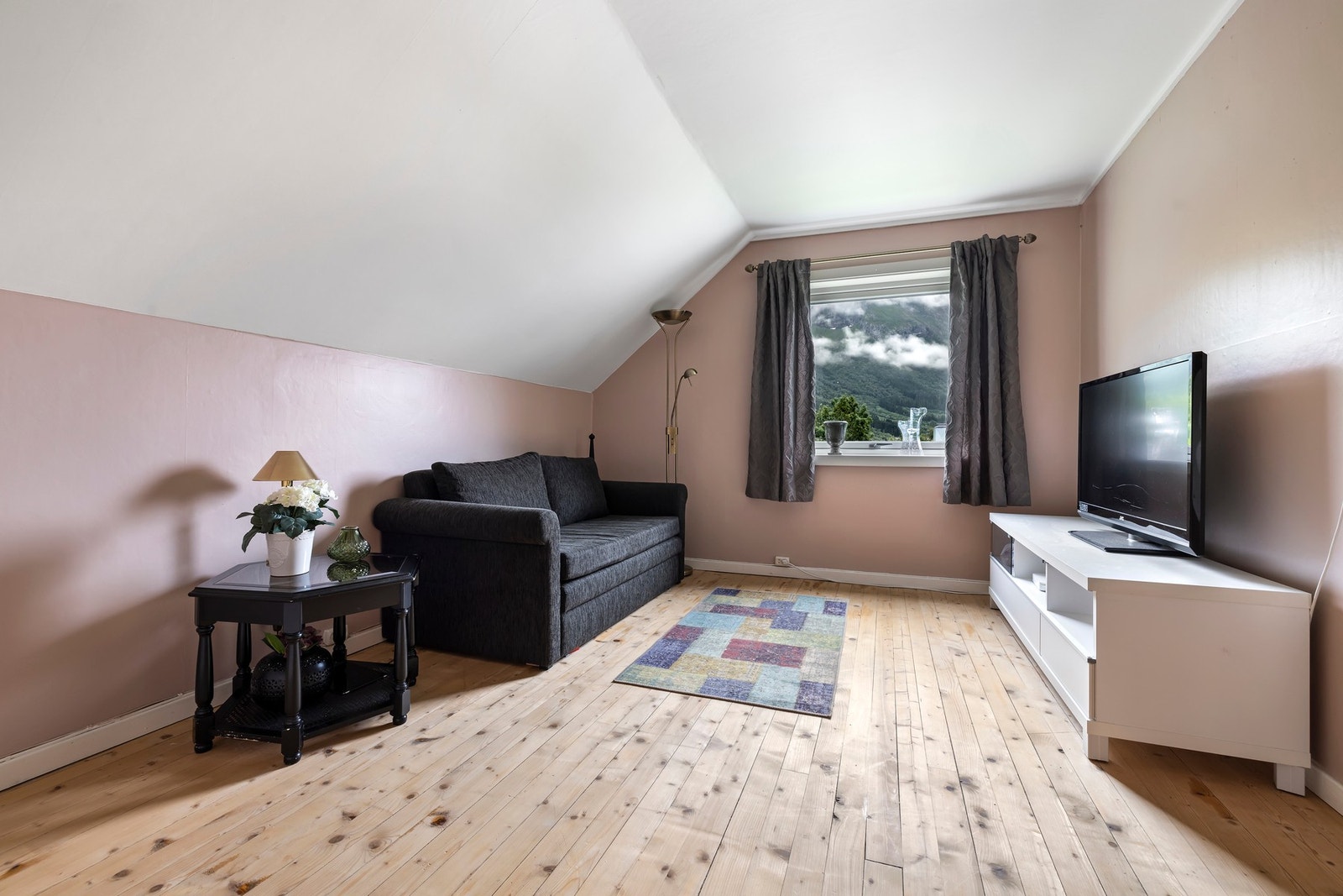 Soverom på loft Galleribilde