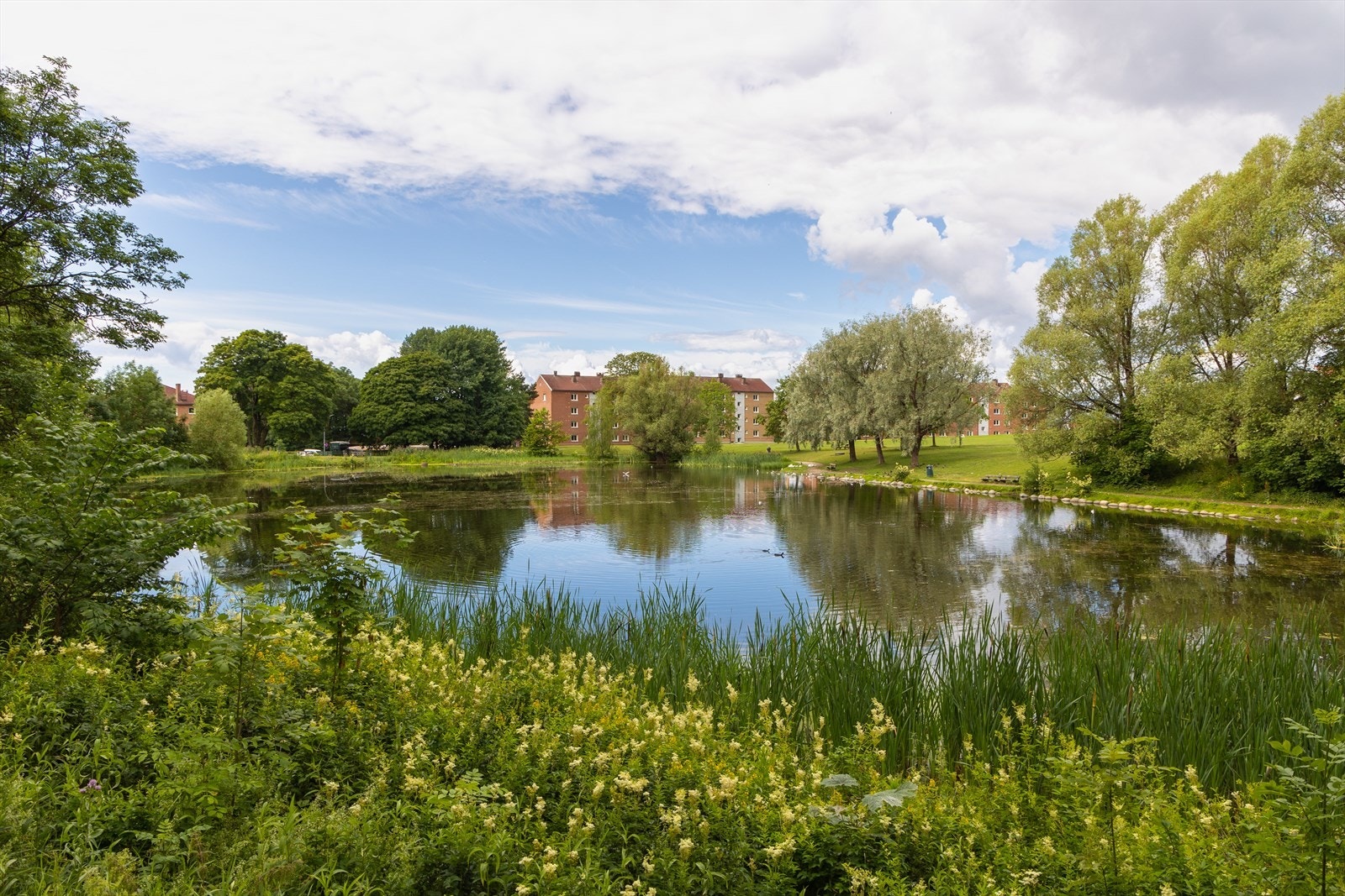 I umiddelbar nærhet er det tilgang til flotte rekreasjonsområder som Hovindammen. Galleribilde