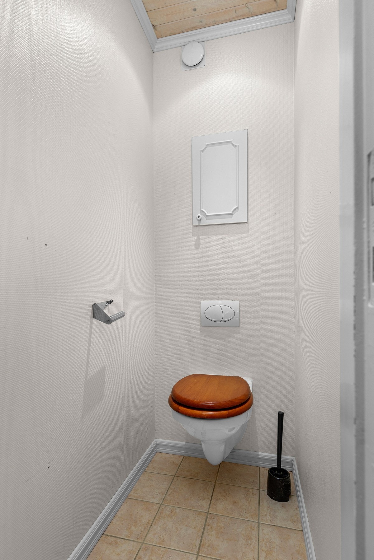 Separat toalett i 1 etasje Galleribilde