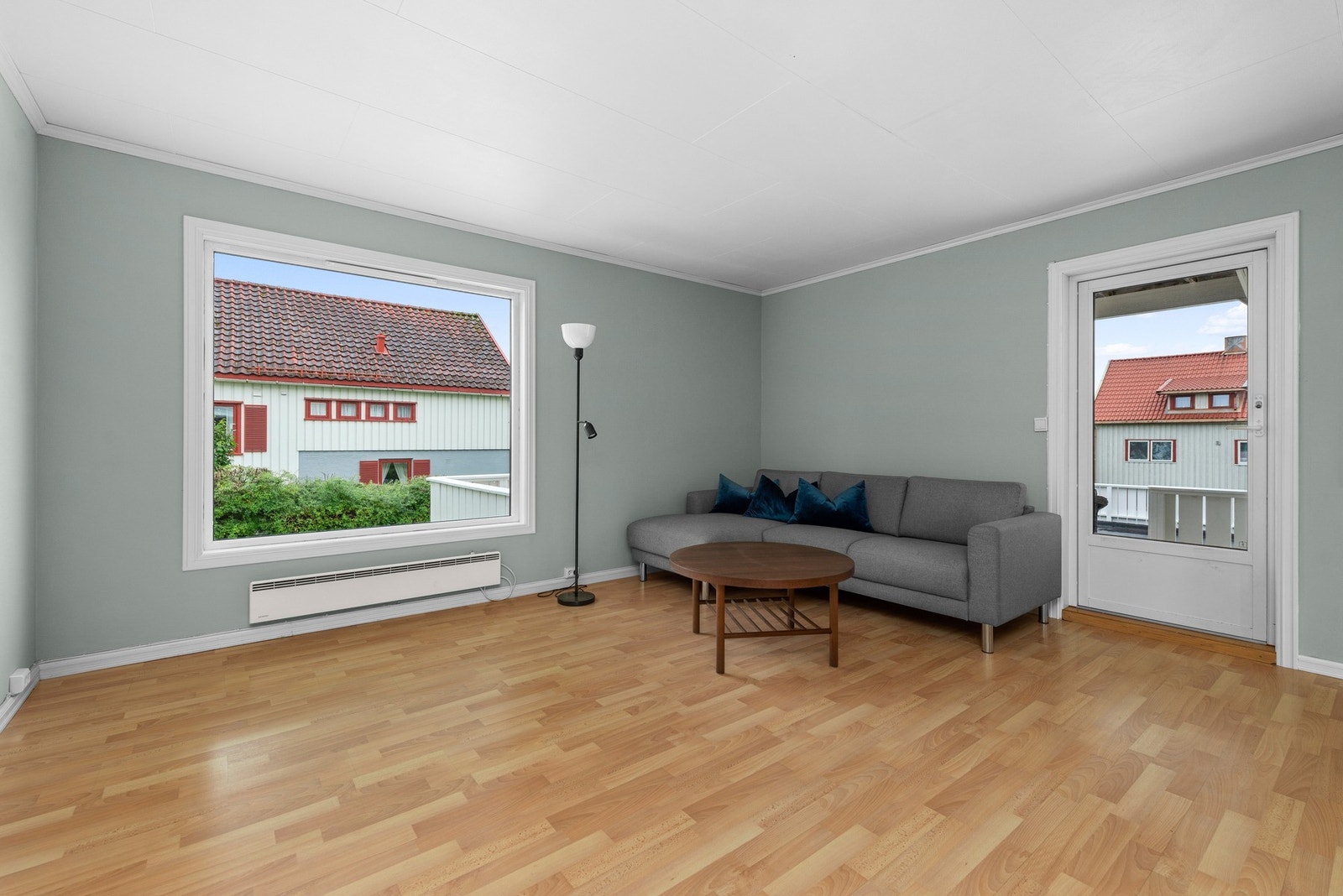 Stue i 1 etasje fordelt på 2 nivå er totalt 46m2 Galleribilde