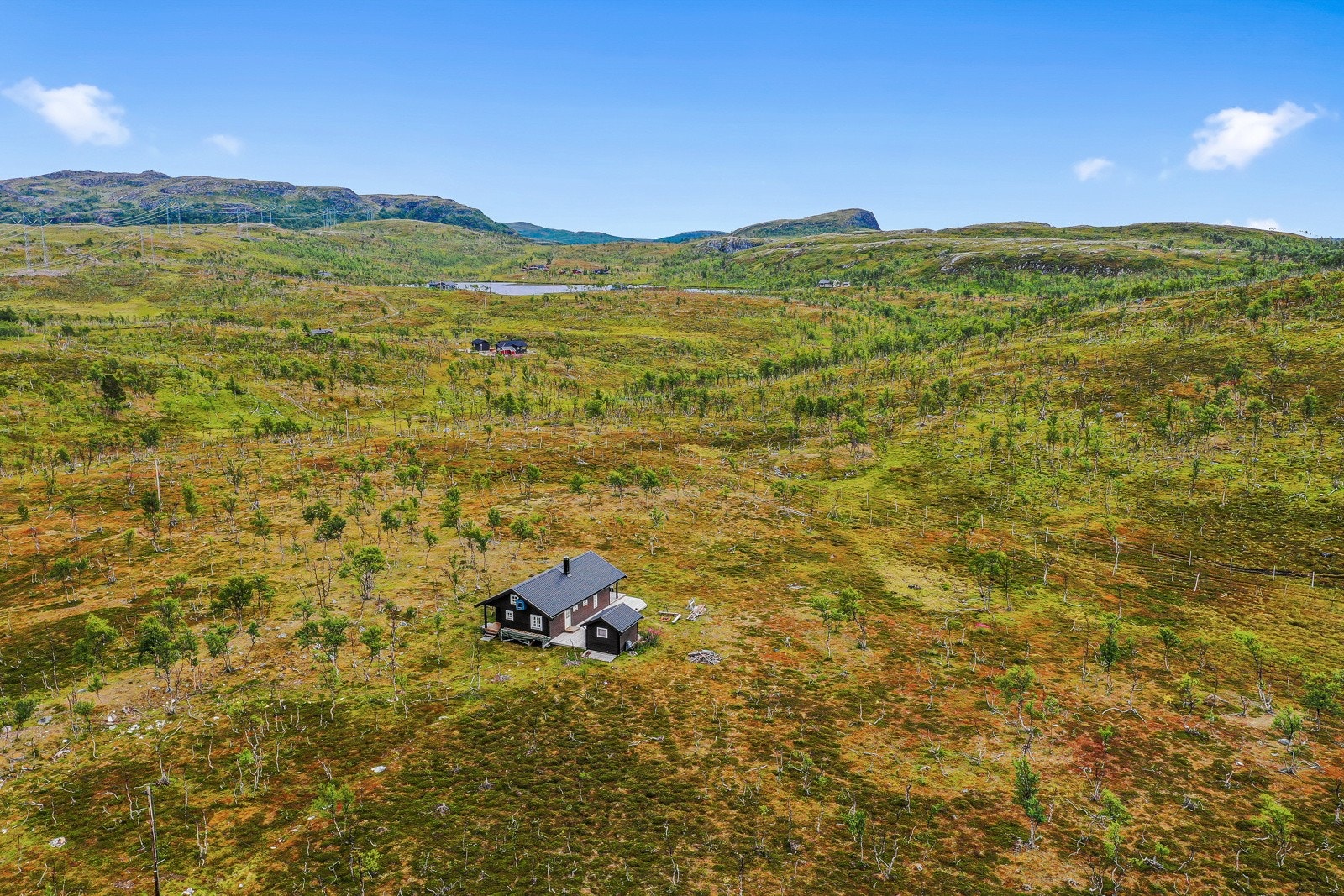 Nærmeste butikk er i Rafsbotn ca 5 km fra Sarves Galleribilde