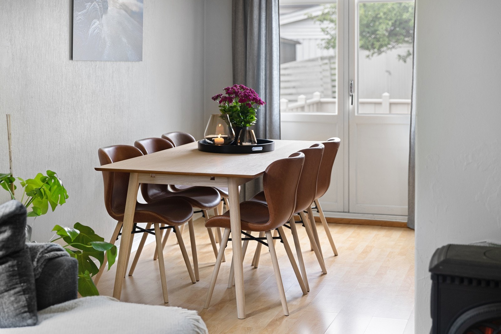 Fra stuen er det egen utgang til terrassen Galleribilde