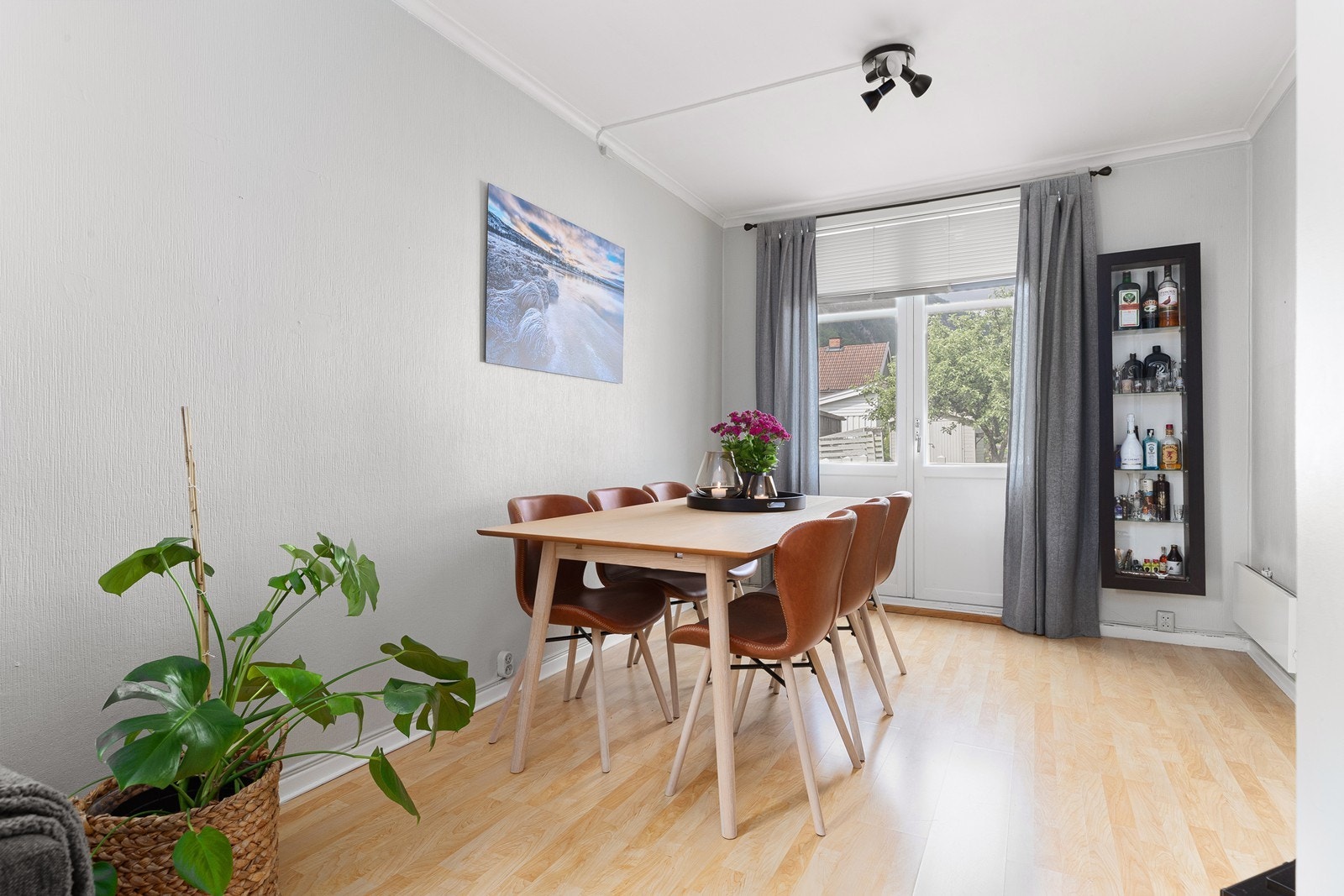 Her er det også plass til spisestue Galleribilde
