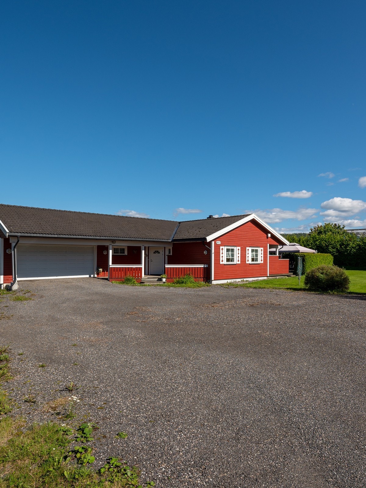 Eiendommen ligger i landlige og barnevennlige omgivelser. Galleribilde