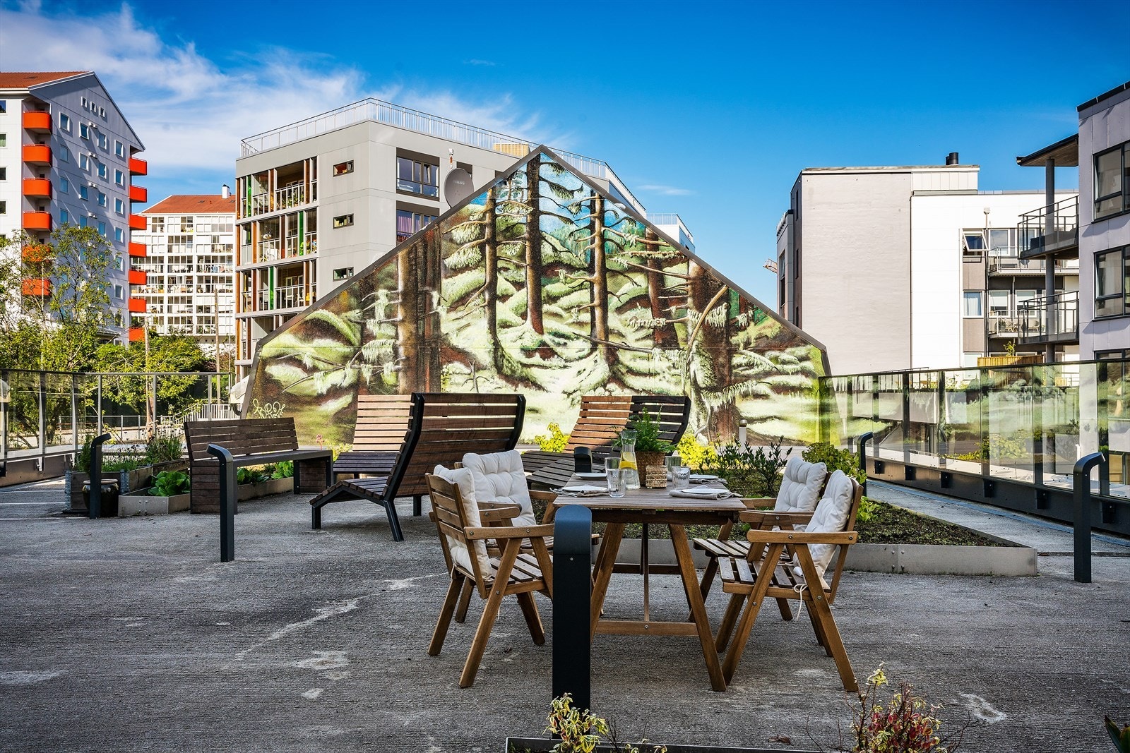 - Koselig felles takterrasse med gode solforhold - Galleribilde