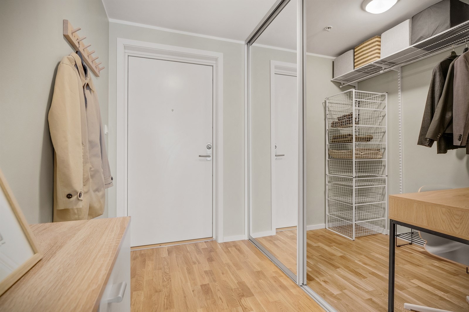 - Leiligheten har rikelig med lagringsplass, med bod og garderobe + ekstern bod i gangen - Galleribilde