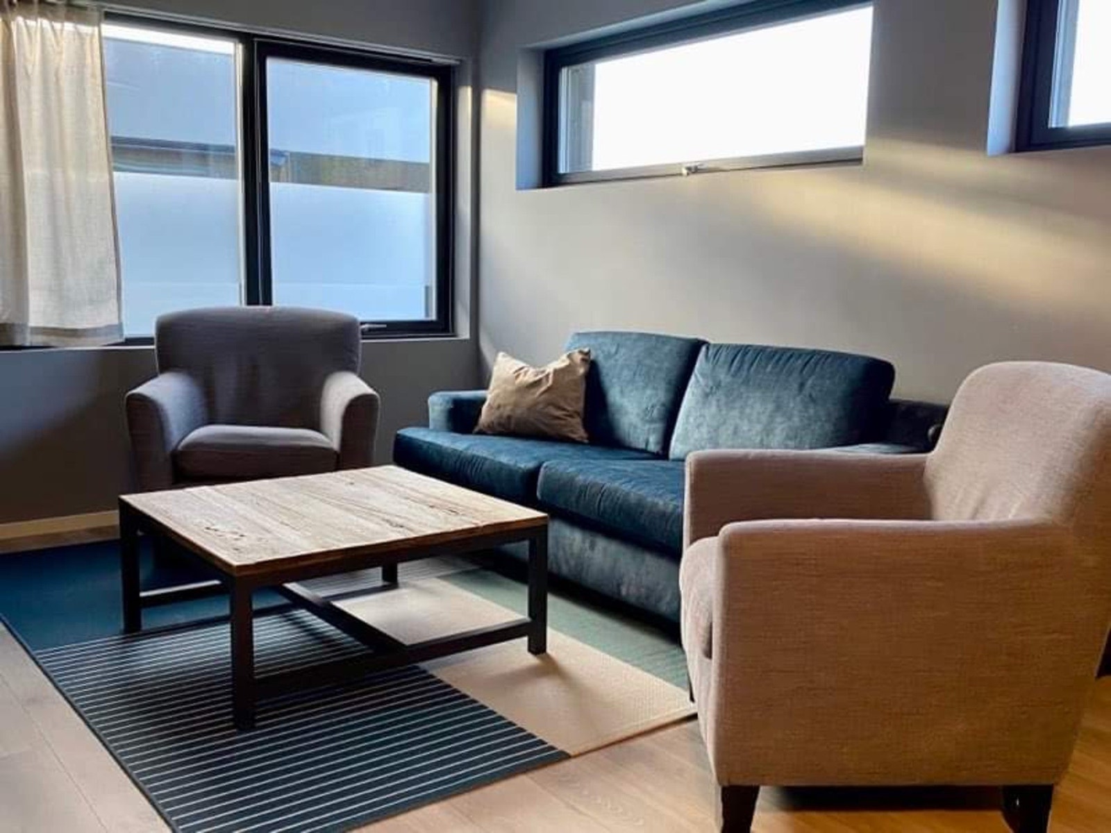 Utleiedelen er på ca 48 kvm og har to soverom. Denne er pr utleid for kr. 11.800,- Galleribilde