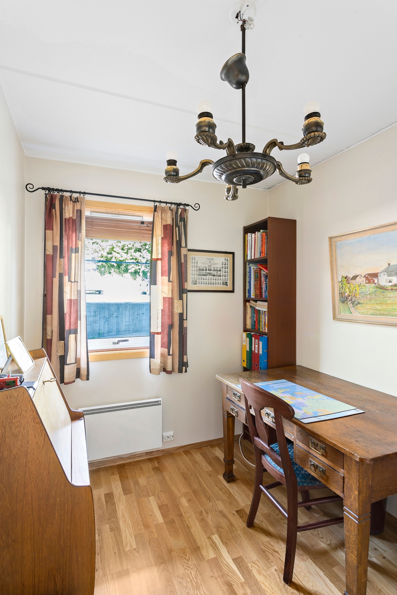 Soverom 2 med god størrelse og garderobe Galleribilde