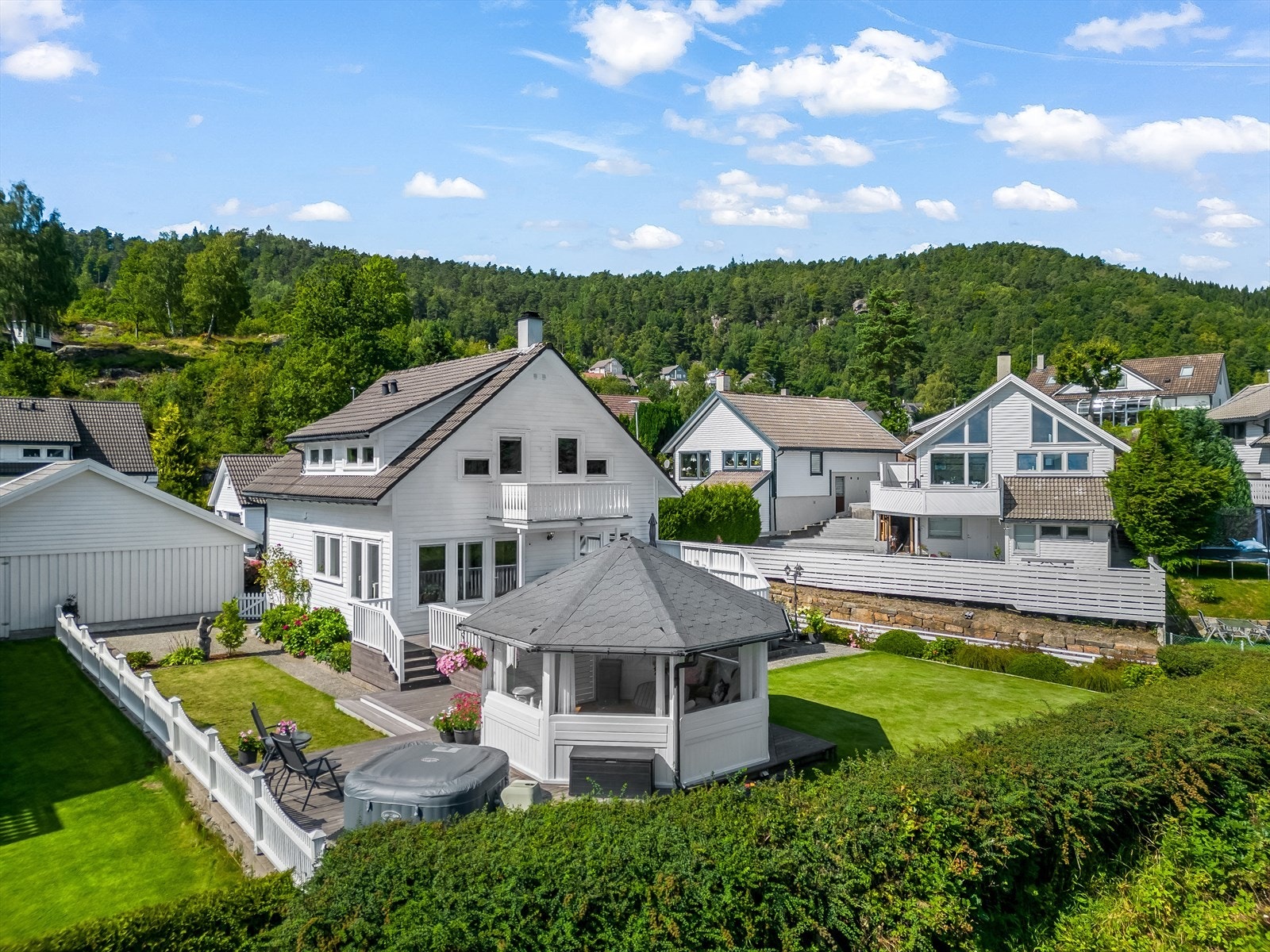 Flott lysthus for hygge og sosiale sammenkomster! Galleribilde