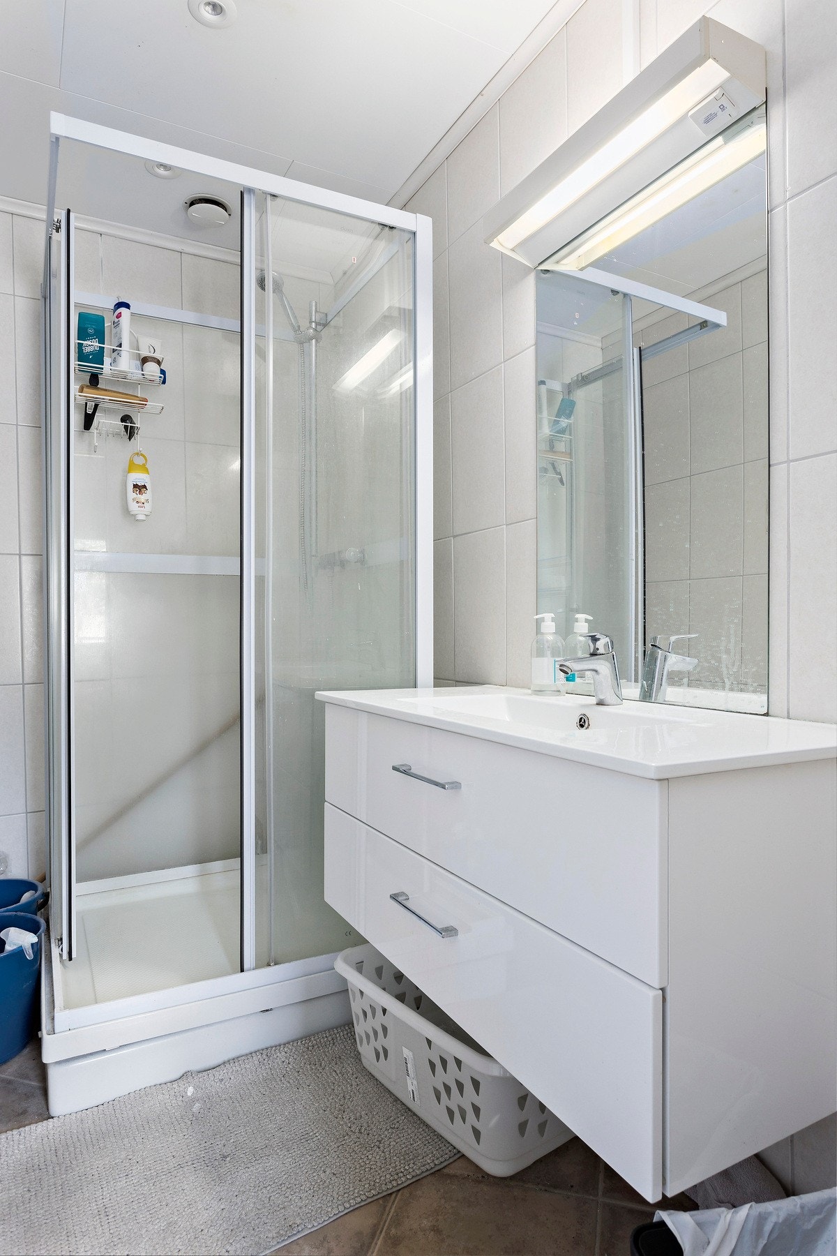 Badet i 1. etasje er på 3 kvm. Galleribilde