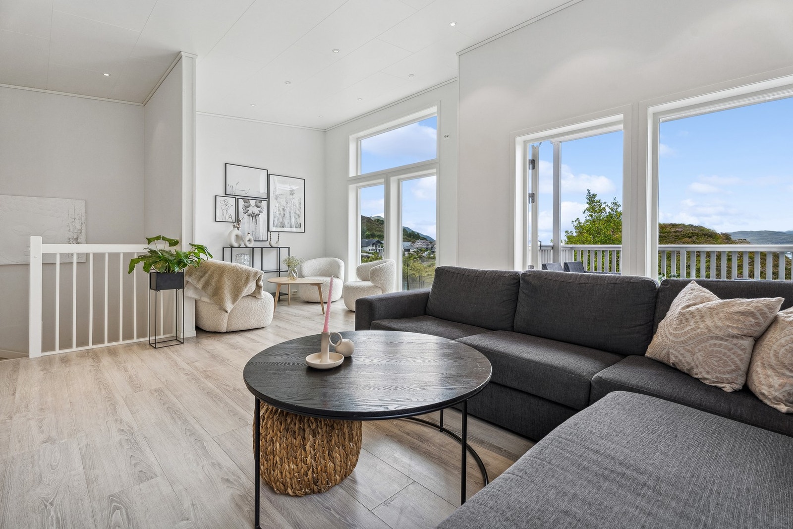 Flott og lys stue! Galleribilde