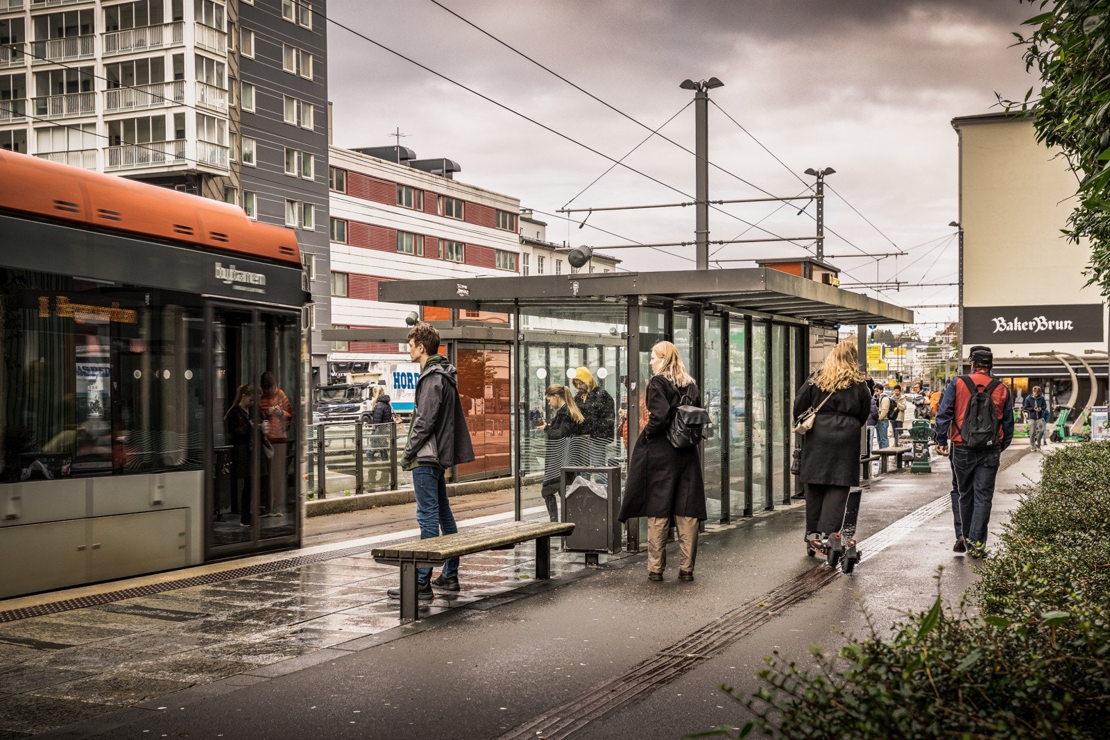 Nærmeste bybanestopp er Danmarksplass, ca. 5 minutters gangavstand fra leiligheten. Galleribilde