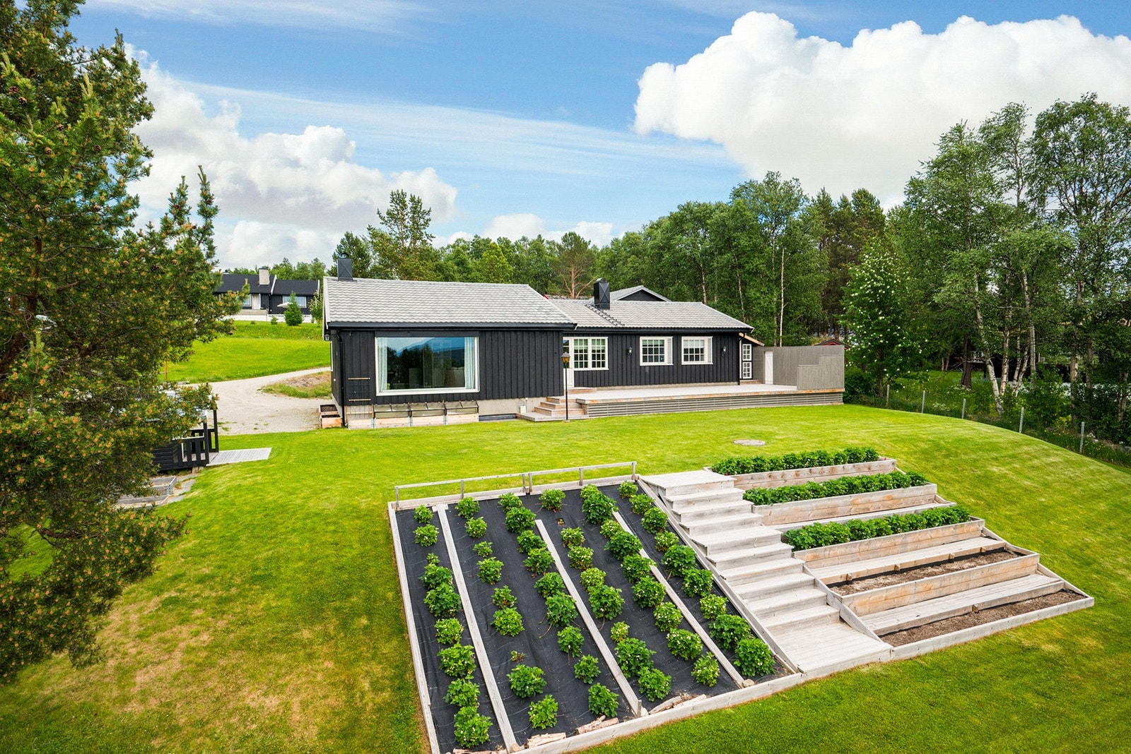 Eiendomsmegler 1 v/ Stian Konstad ønsker deg velkommen til Konstknektveien 62! Galleribilde
