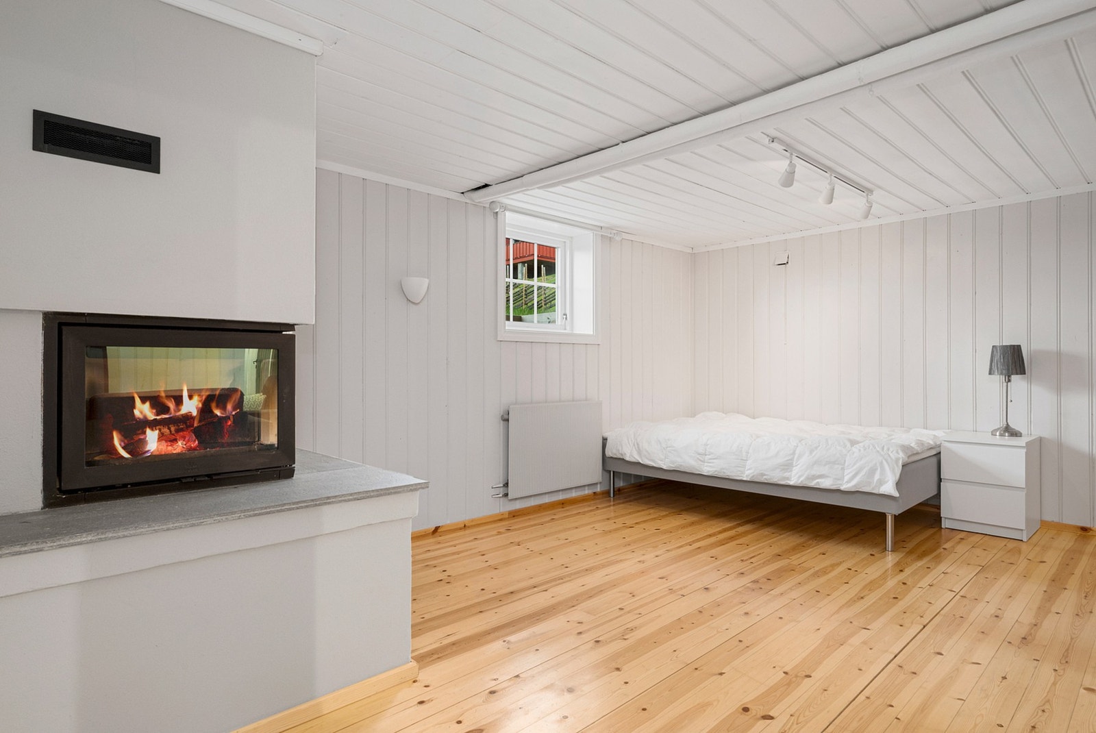 Også her med vedovn for effektiv oppvarming. Galleribilde