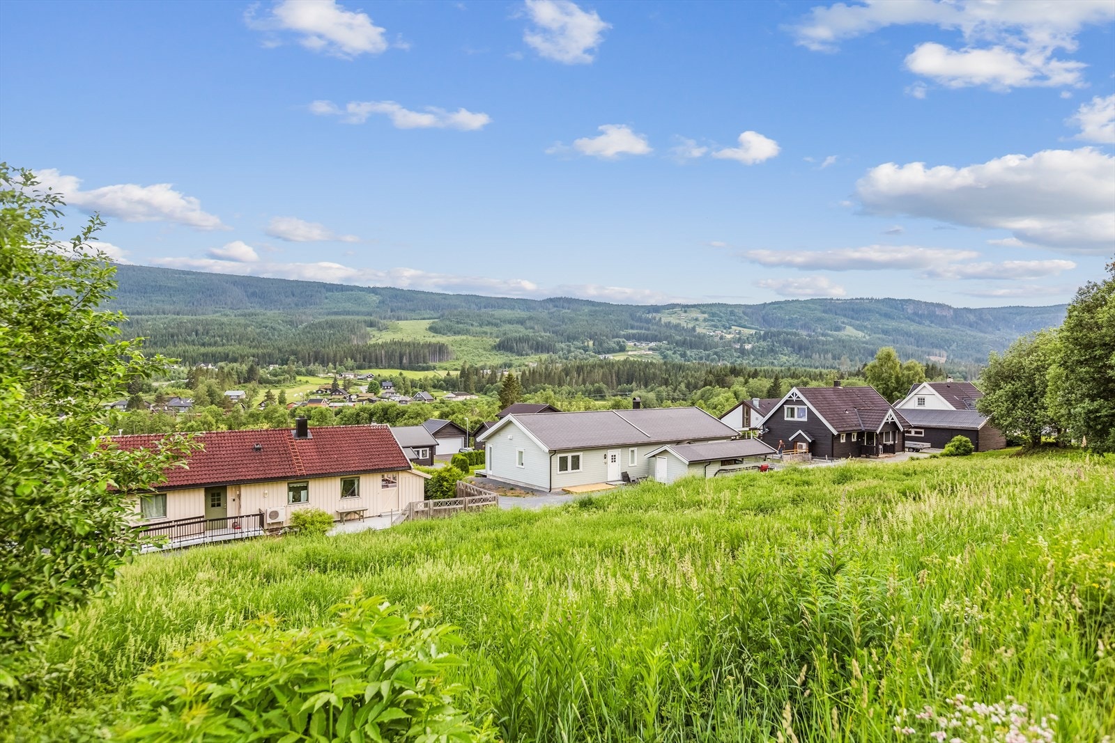 Offentlig vann/avløp ligger i tomtegrense. Galleribilde