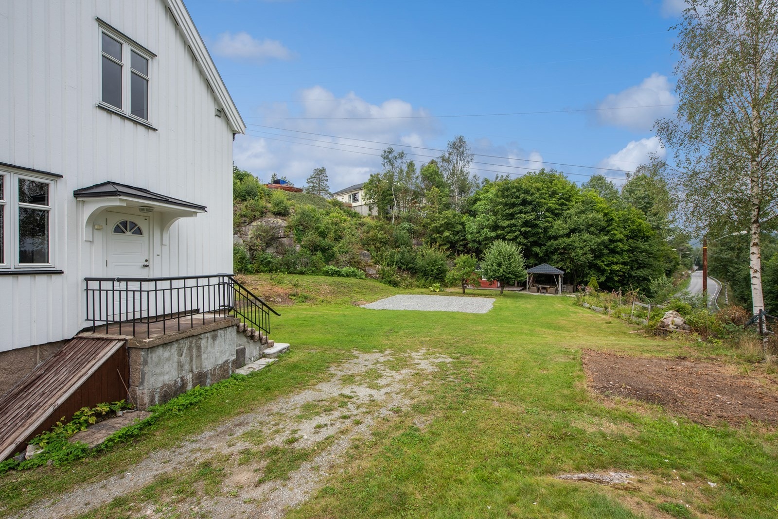 Inngangsparti til leilighet i 1. etasje. Galleribilde