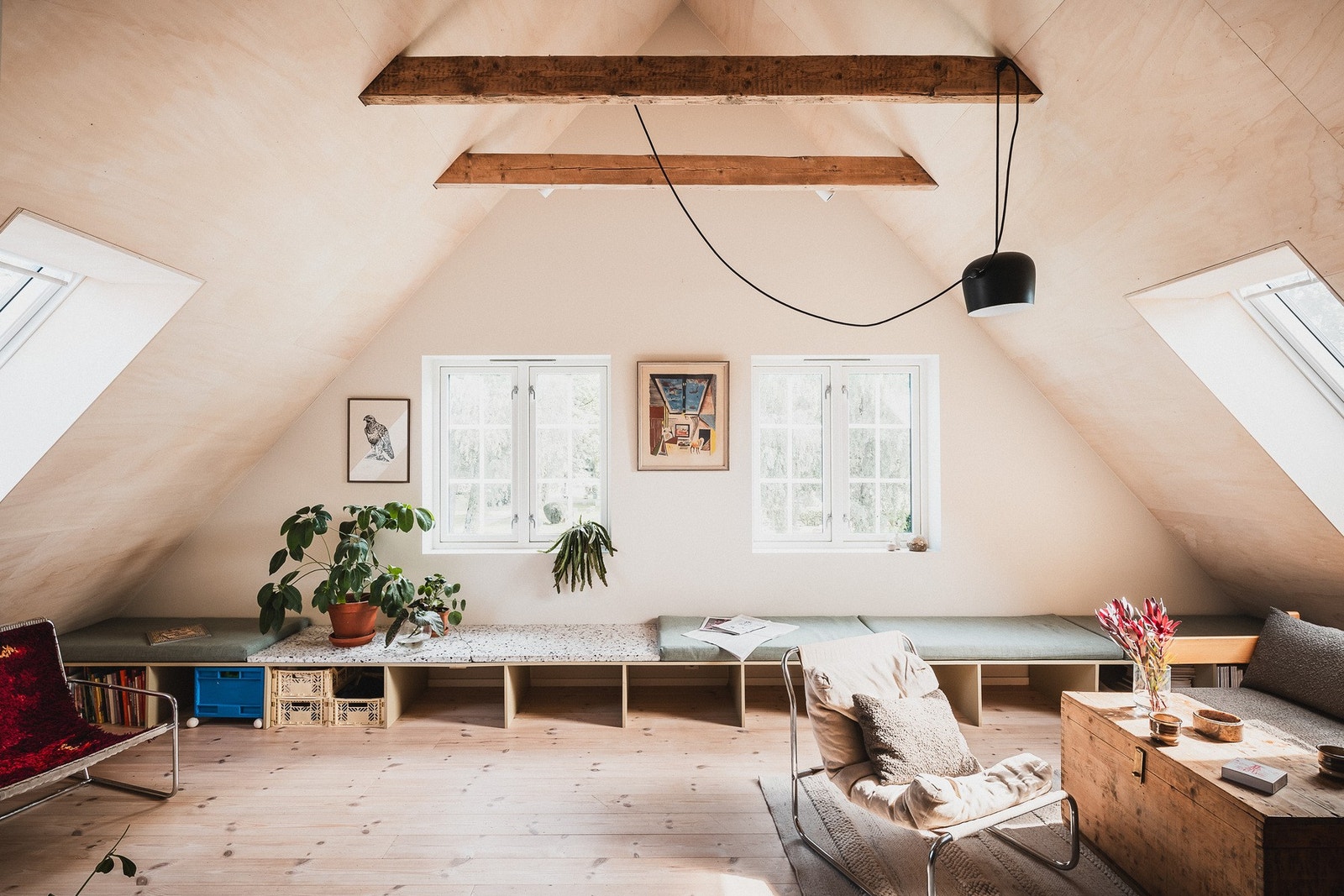 Herlig sosial sone med lekre farge- og materialvalg. Galleribilde