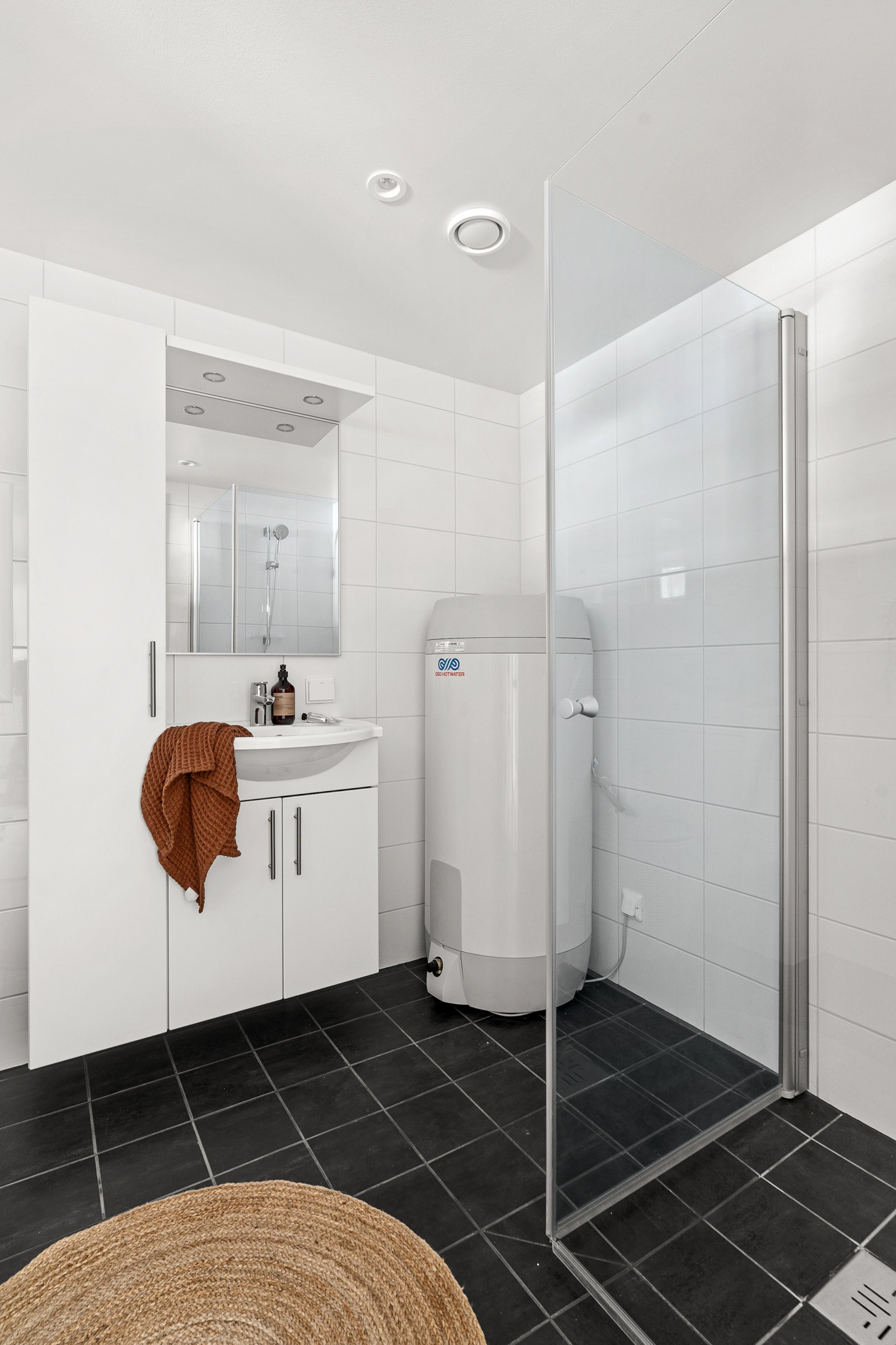 Bilde fra samme boligtype. OBS speilvendt planløsning og noe avvik i standard.