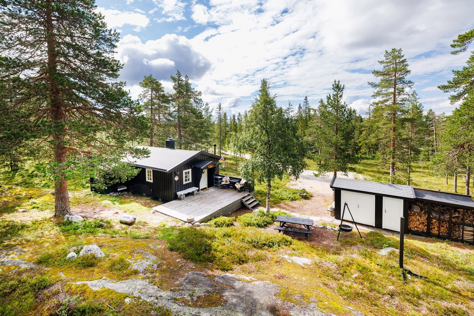 Sjarmerende og trivelig fritidsbolig i fantastisk tureldorado, på solsiden av Norefjell Galleribilde