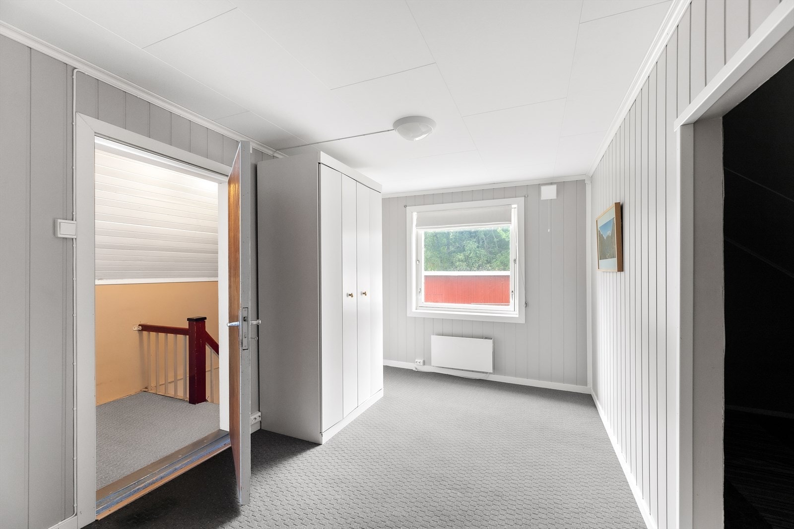 Boligens to soverom ligger i loftsetasjen. Galleribilde