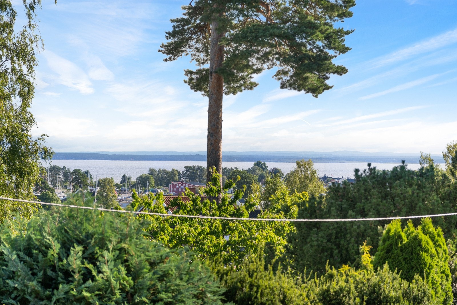 Utsikt over Oslofjorden fra store deler av tomten Galleribilde