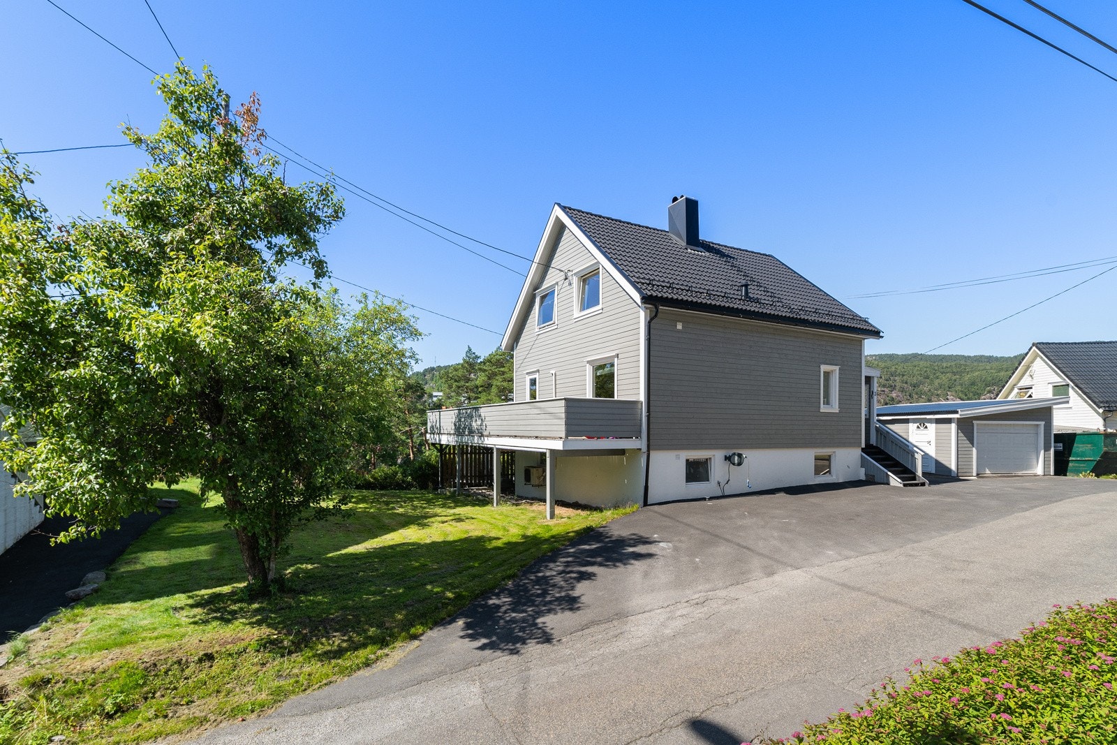 God plass til parkering Galleribilde