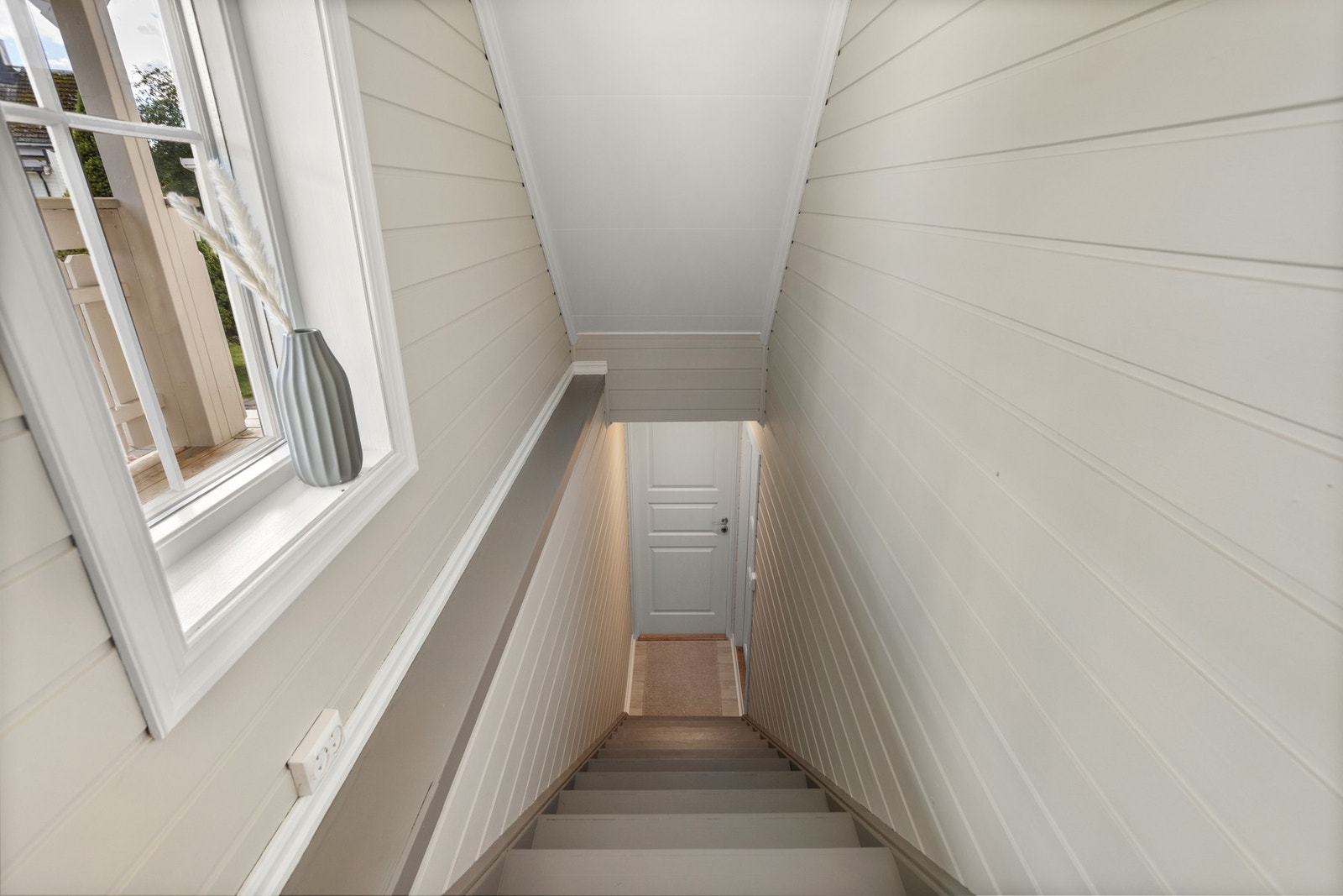 Trapp ned til underetasje Galleribilde