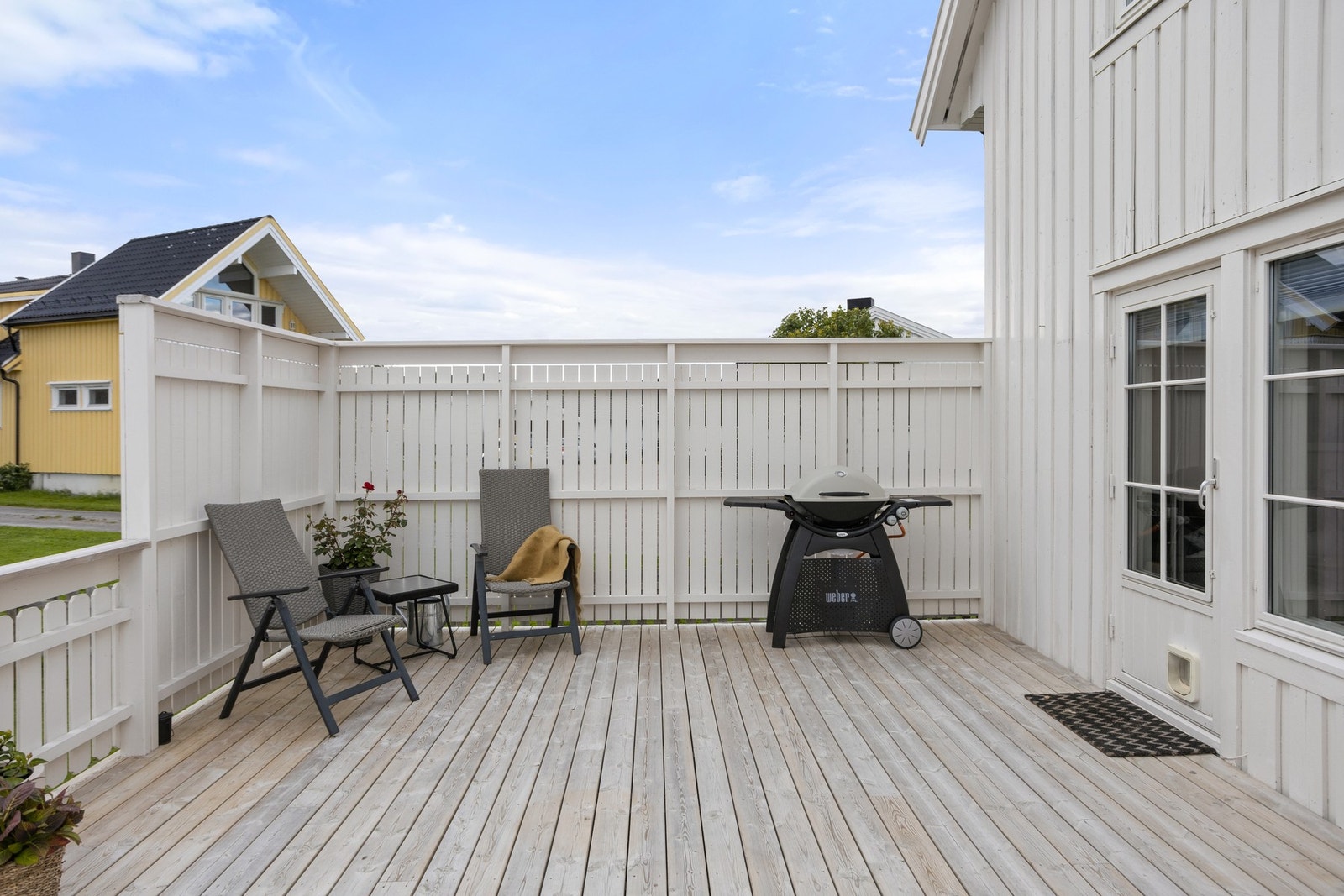 Stort uteområde hvor man kan nyte mange sommerdager! Galleribilde