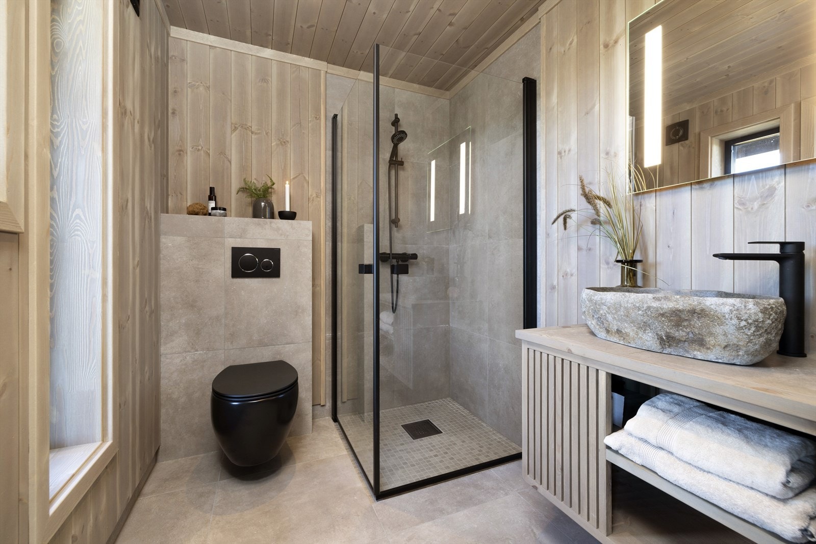 Bad i tilknytning til hovedsoverom Galleribilde