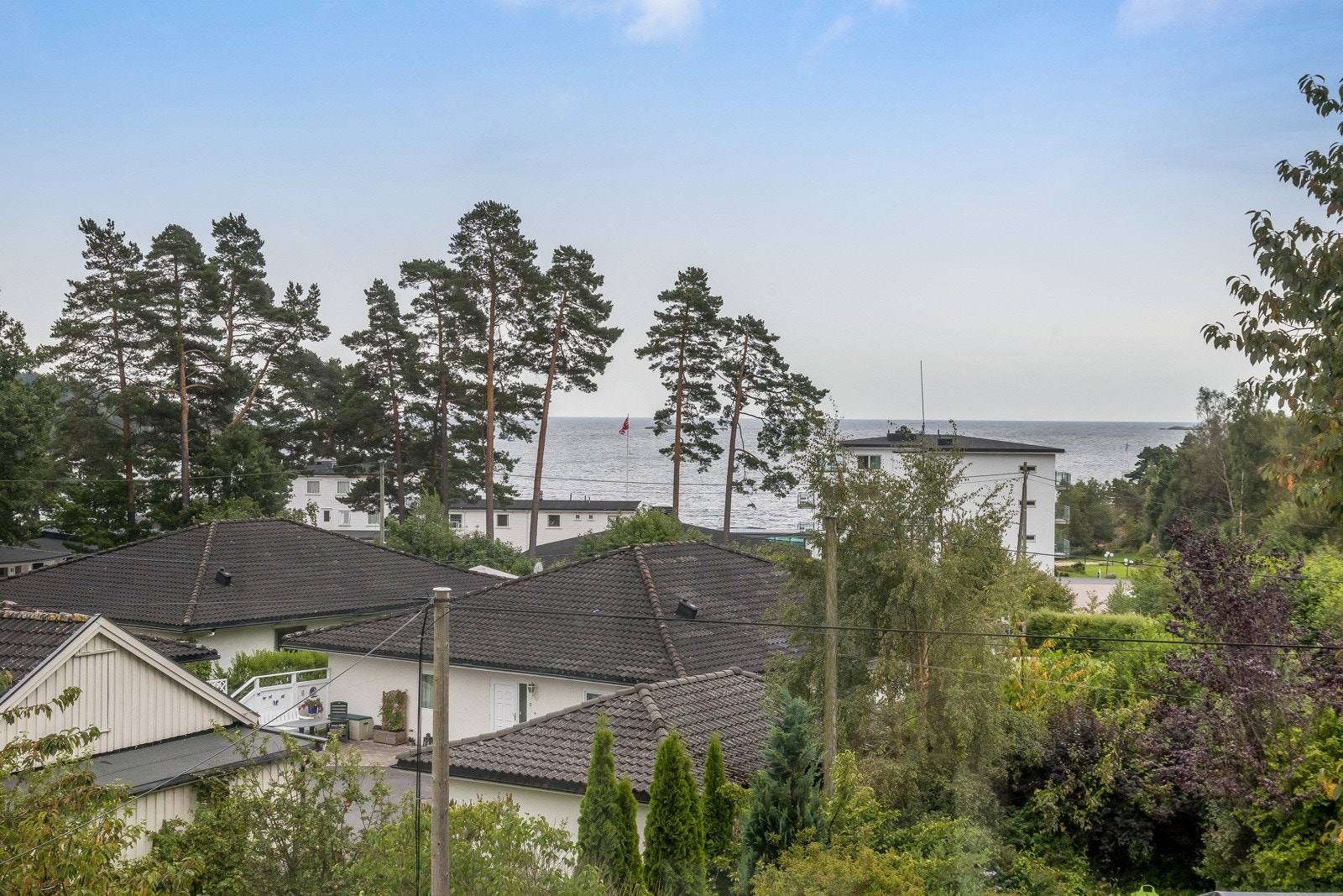 Sjøutsikten fra boligens 2 etasje. Galleribilde