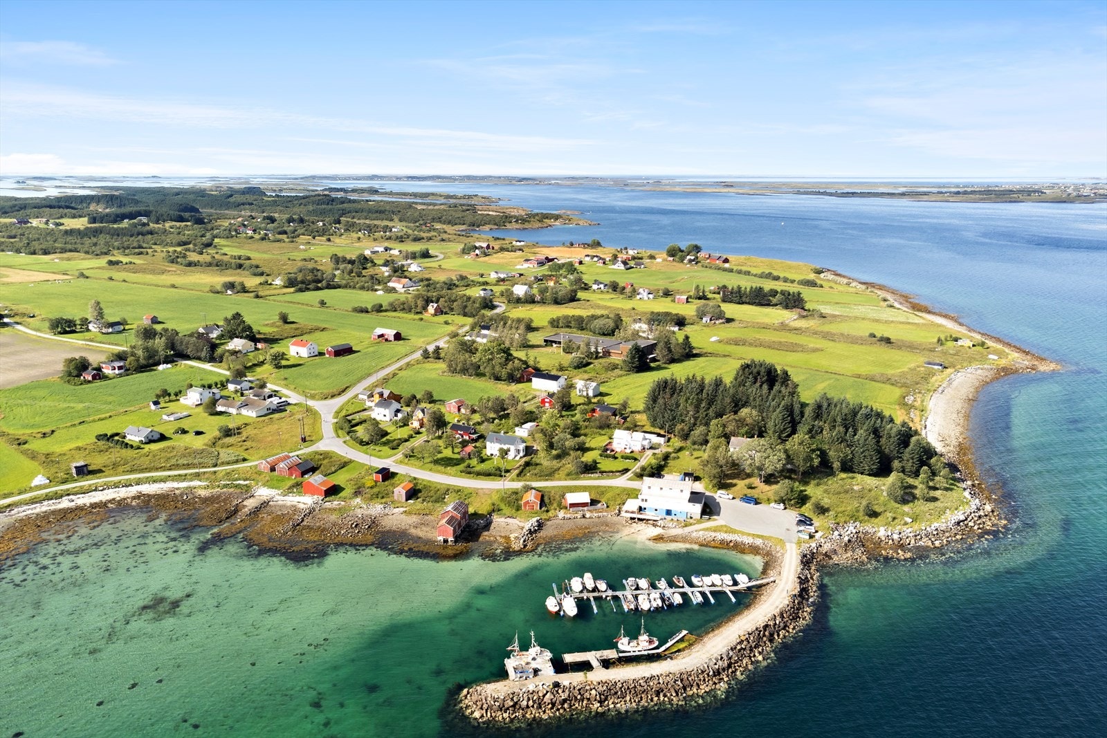 Nydelig øy på Helgelandskysten. Galleribilde