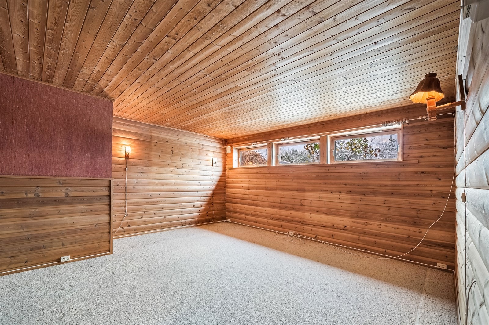 Peisestua har varmekabler på gulv. Galleribilde