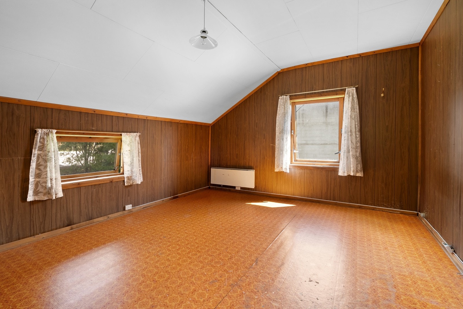 Soverom nummer fire. Dette er det største av soverommene i boligen. Galleribilde