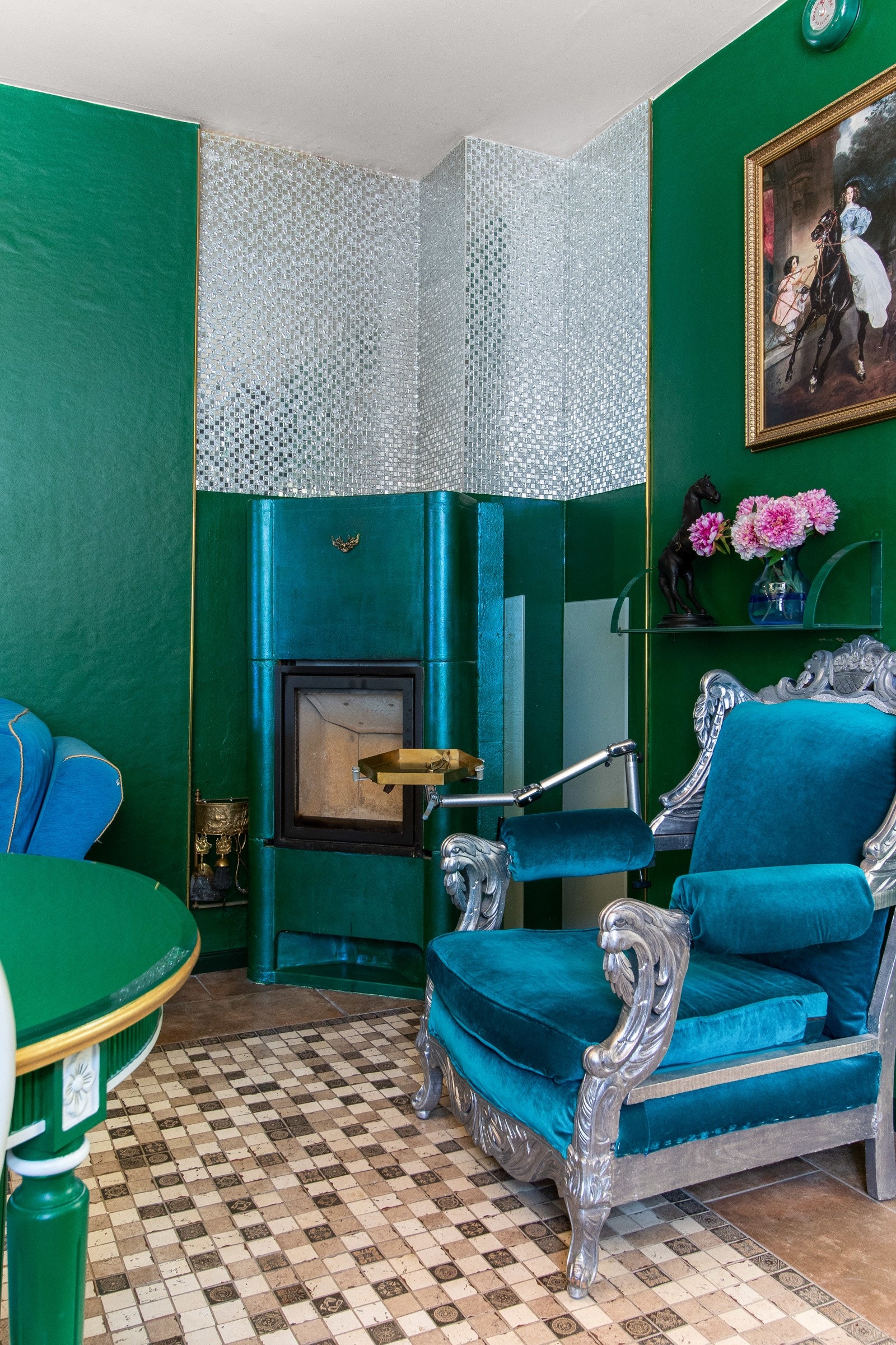 Peis på kjøkkenet som er leilighetens midtrom Galleribilde