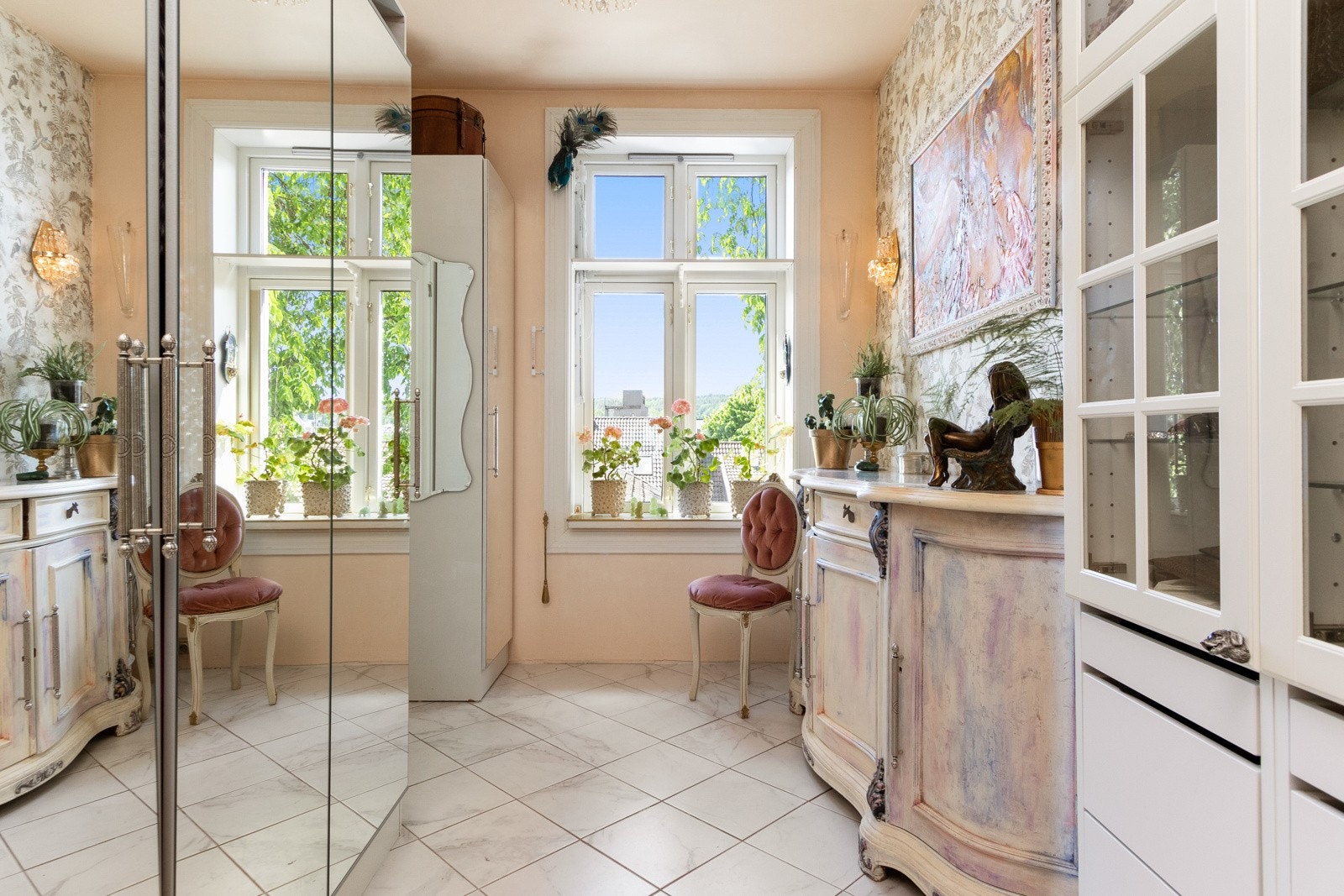 Lys flislagt hall Galleribilde