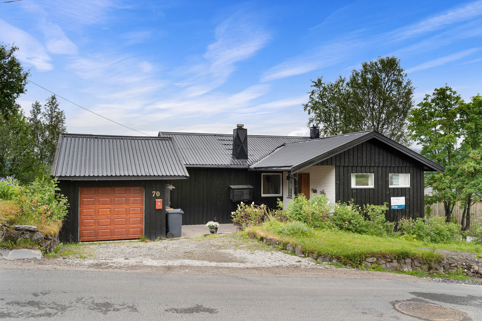 Velkommen til Styrmannsvegen 70 - presentert av Sne Eiendomsmegling ved Stina Stormo.
