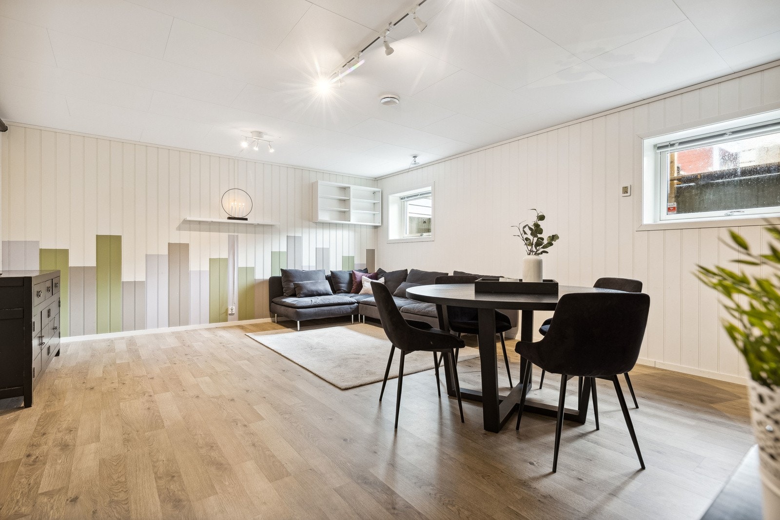 Kjellerstuen er et kjærkomment ekstrarom for hele familien ? et perfekt rom for gaming, filmkvelder og lek. Galleribilde