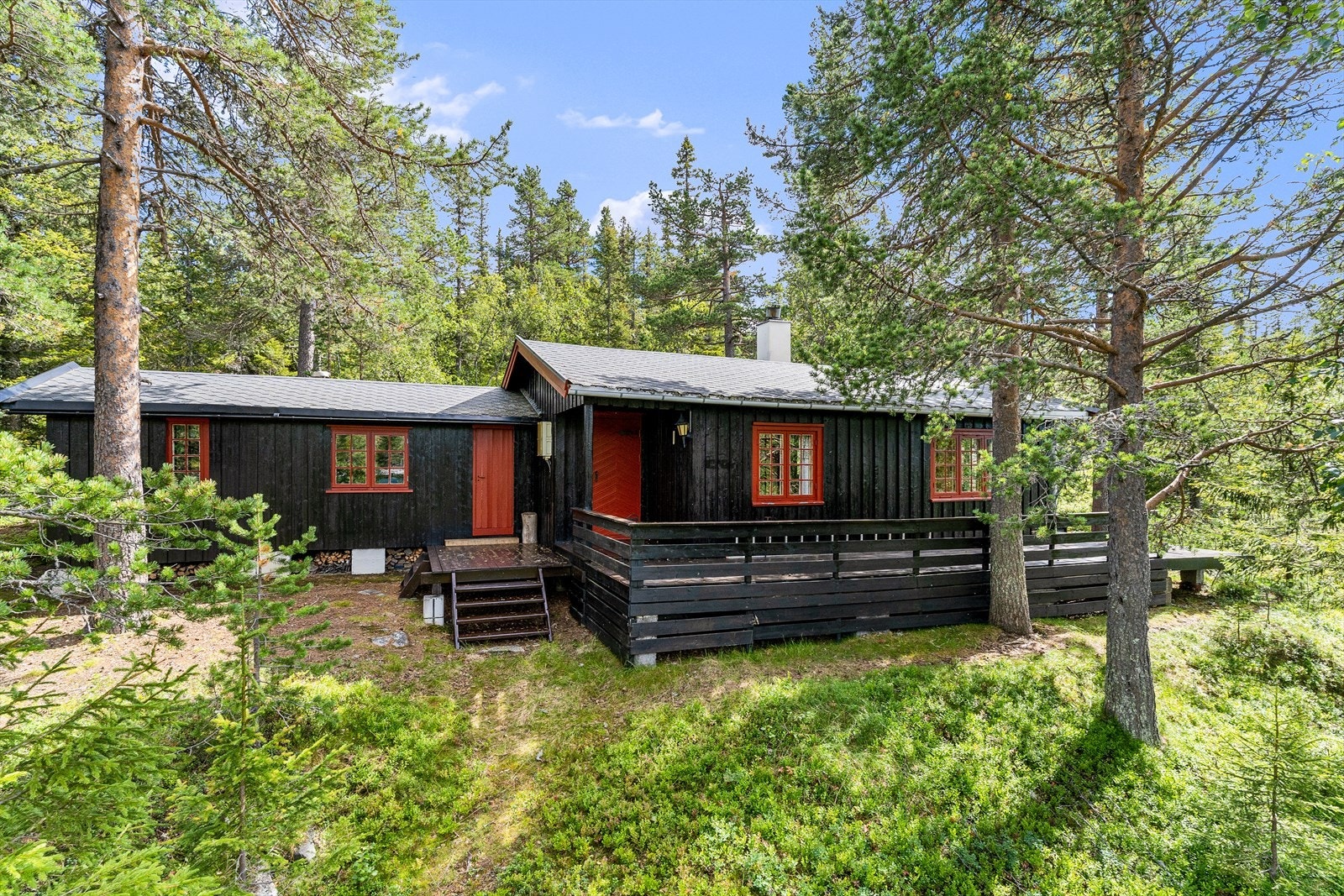 Hytta trenger vedlikehold, men har mye potensiale. Galleribilde