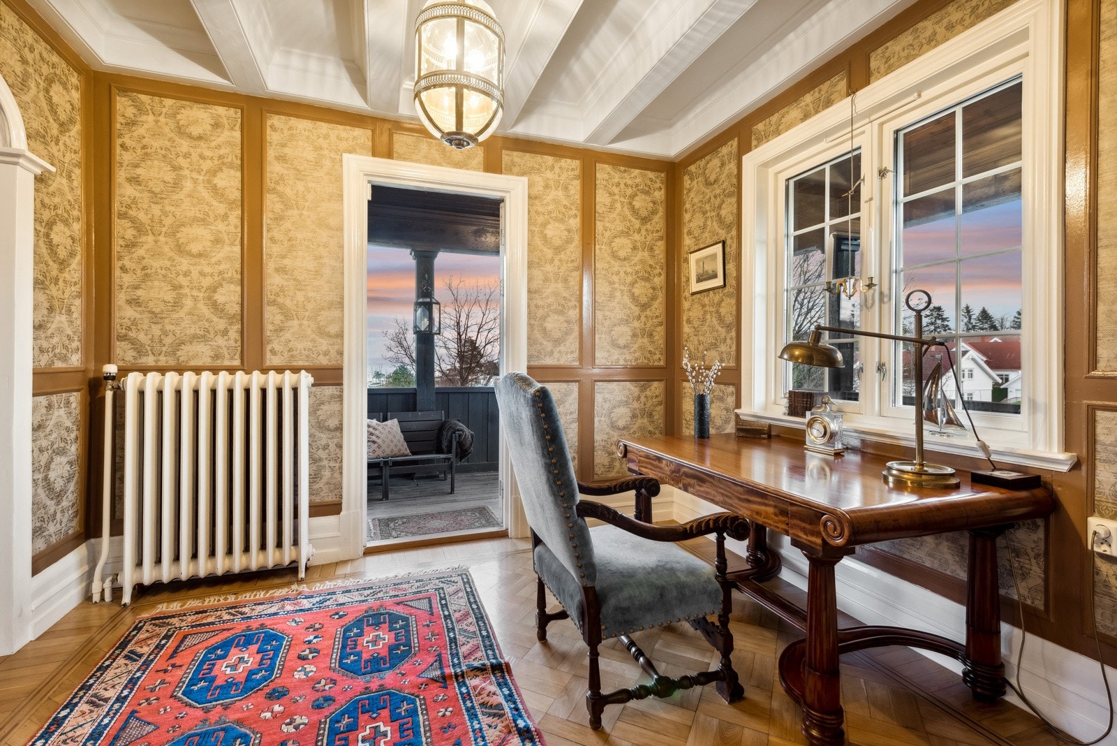 Herfra er det også en terrassedør, herfra kan du gå ut på terrassen og nyte den flotte utsikten. Galleribilde