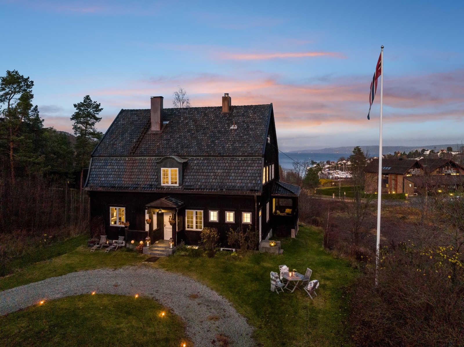 Flott koslig tun i alle årstider. Galleribilde