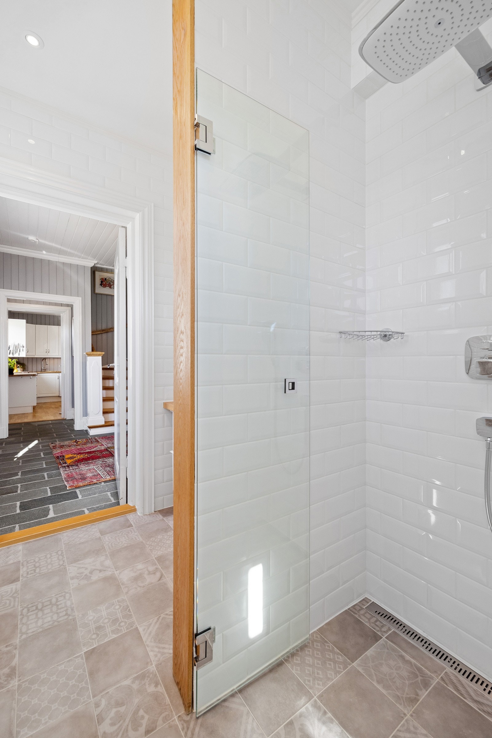 Badet ligger lett tilgjengelig i 1. etasje. Galleribilde