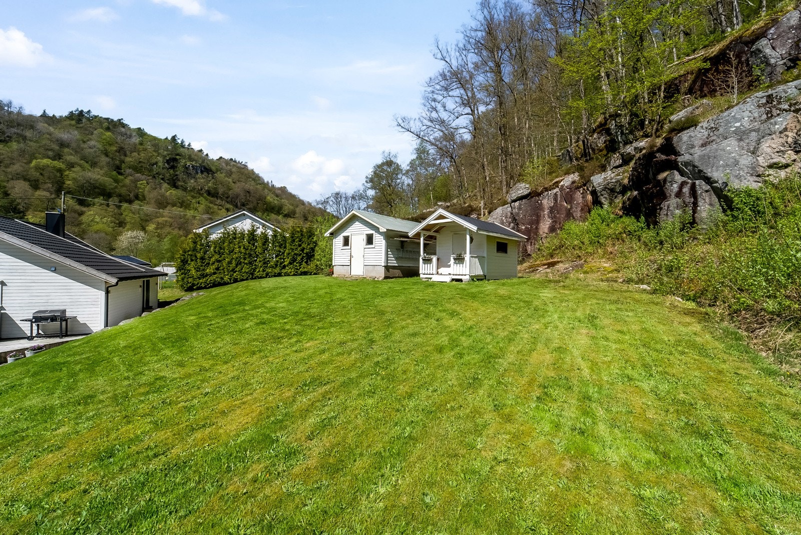 Frittstående bod medfølger. Galleribilde